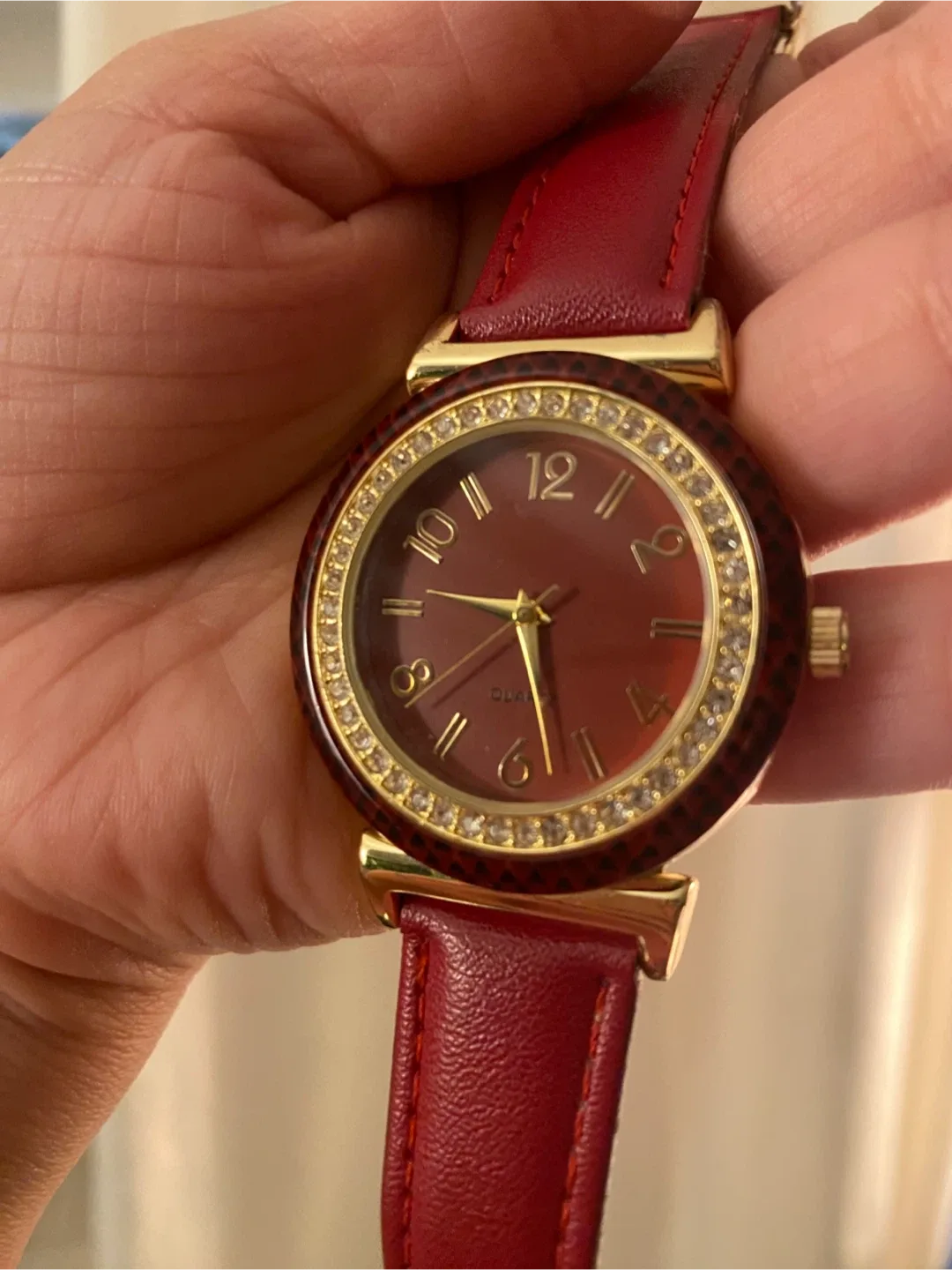 Assorted Women's Fashion Watches image indicator(5)