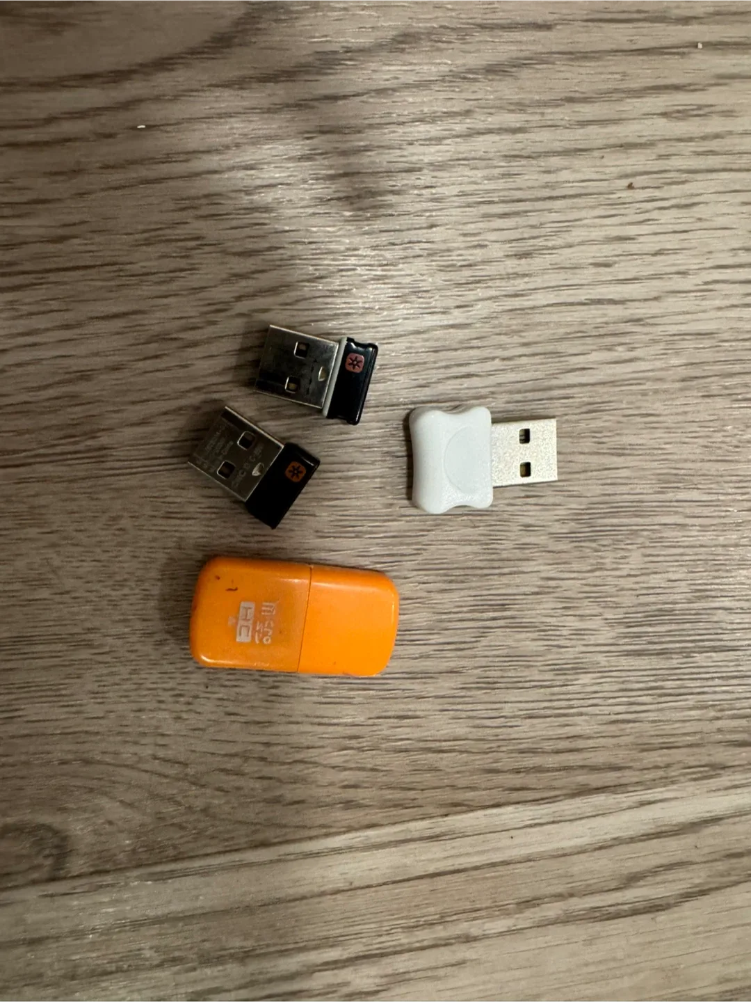 Mixed Cables, Adapters, and Accessories image indicator(2)