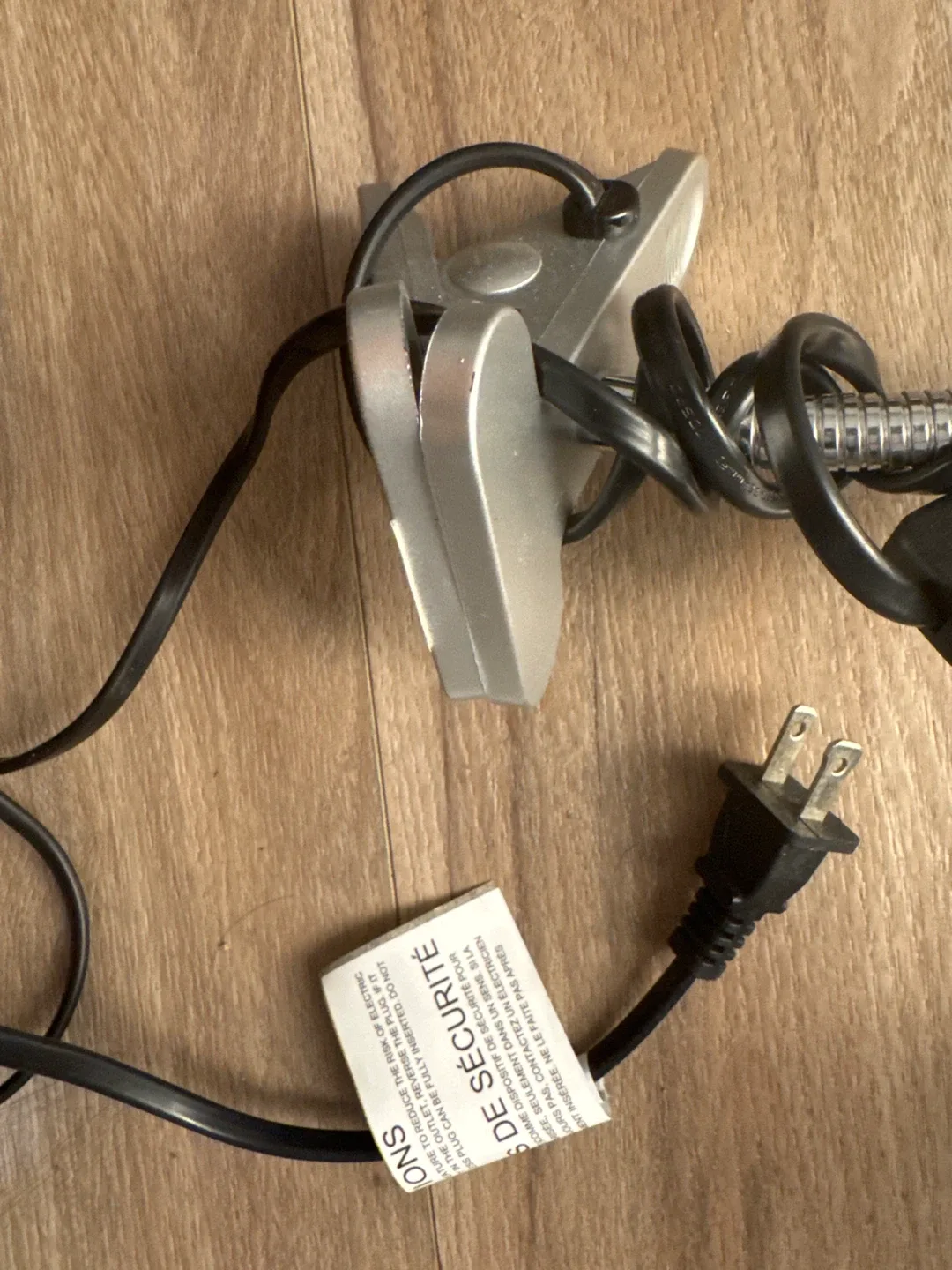 Silver Clip-on Desk Lamp image indicator(2)