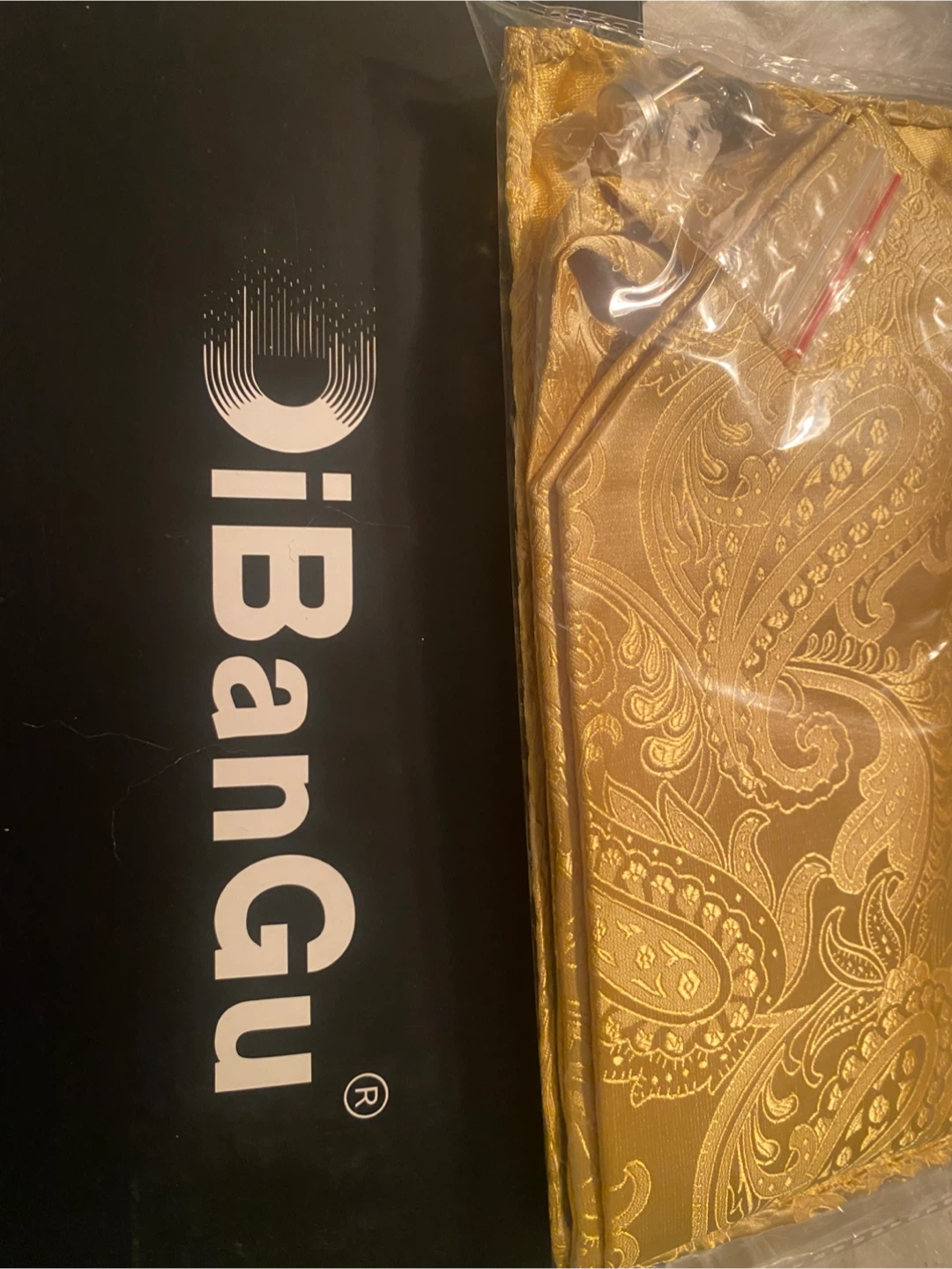 DiBanGu Gold Paisley Ascot Tie, New in Box