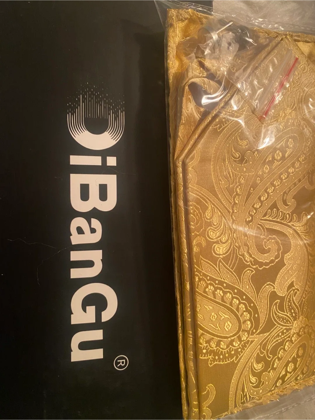 DiBanGu Gold Paisley Ascot Tie, New in Box thumbnail