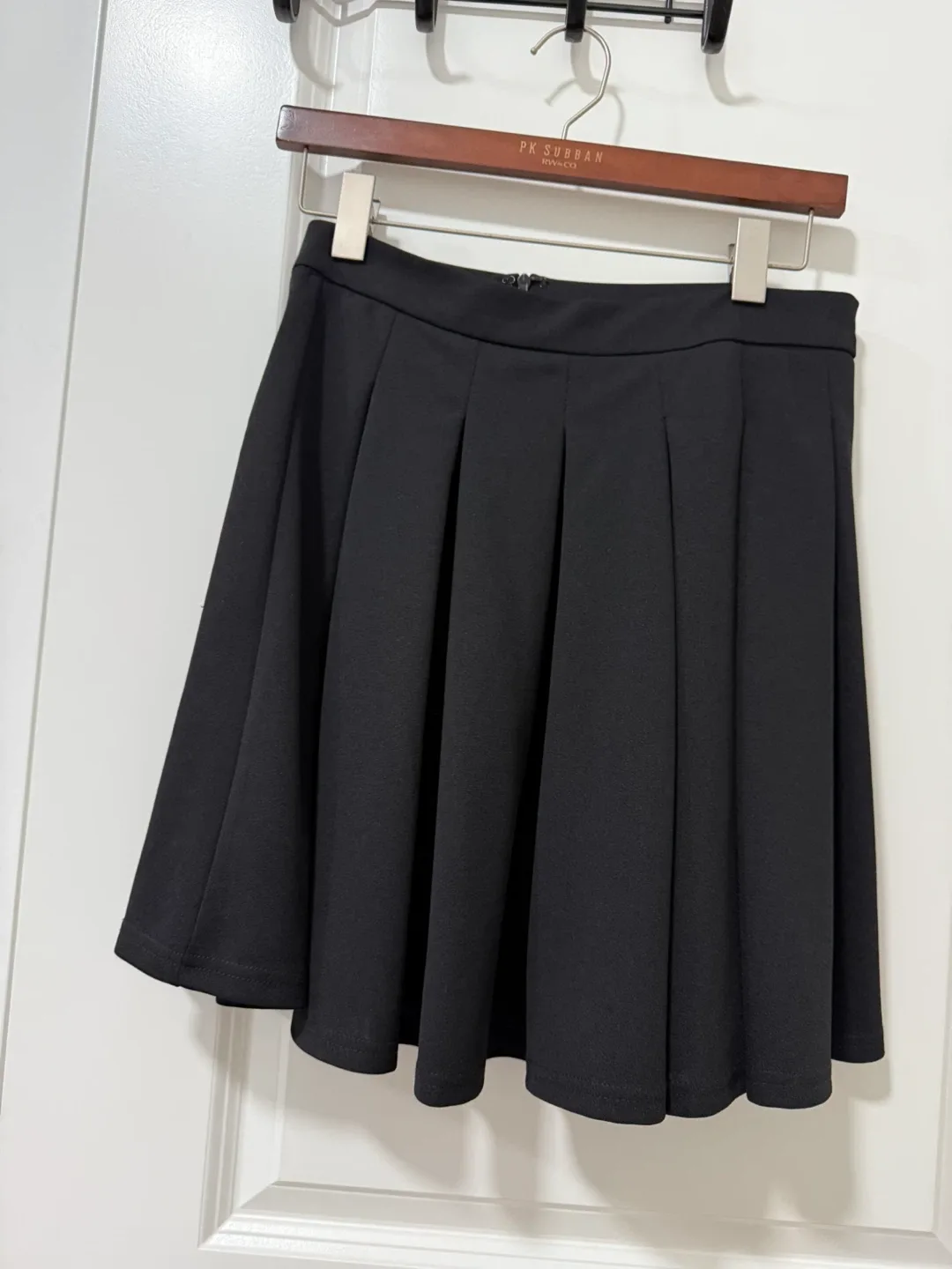 Assorted Women's Clothing Lot image indicator(7)