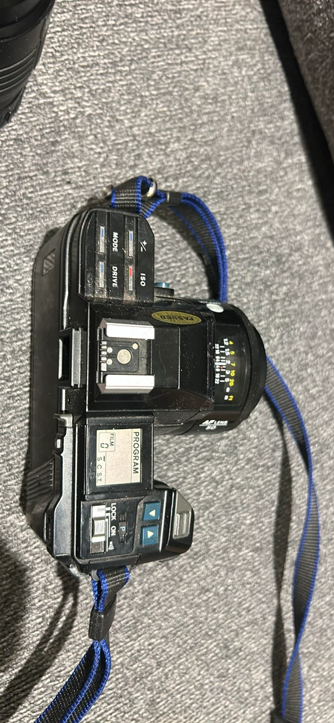 Minolta Maxxum 7000i Camera with Sigma Zoom Lens - photo 3