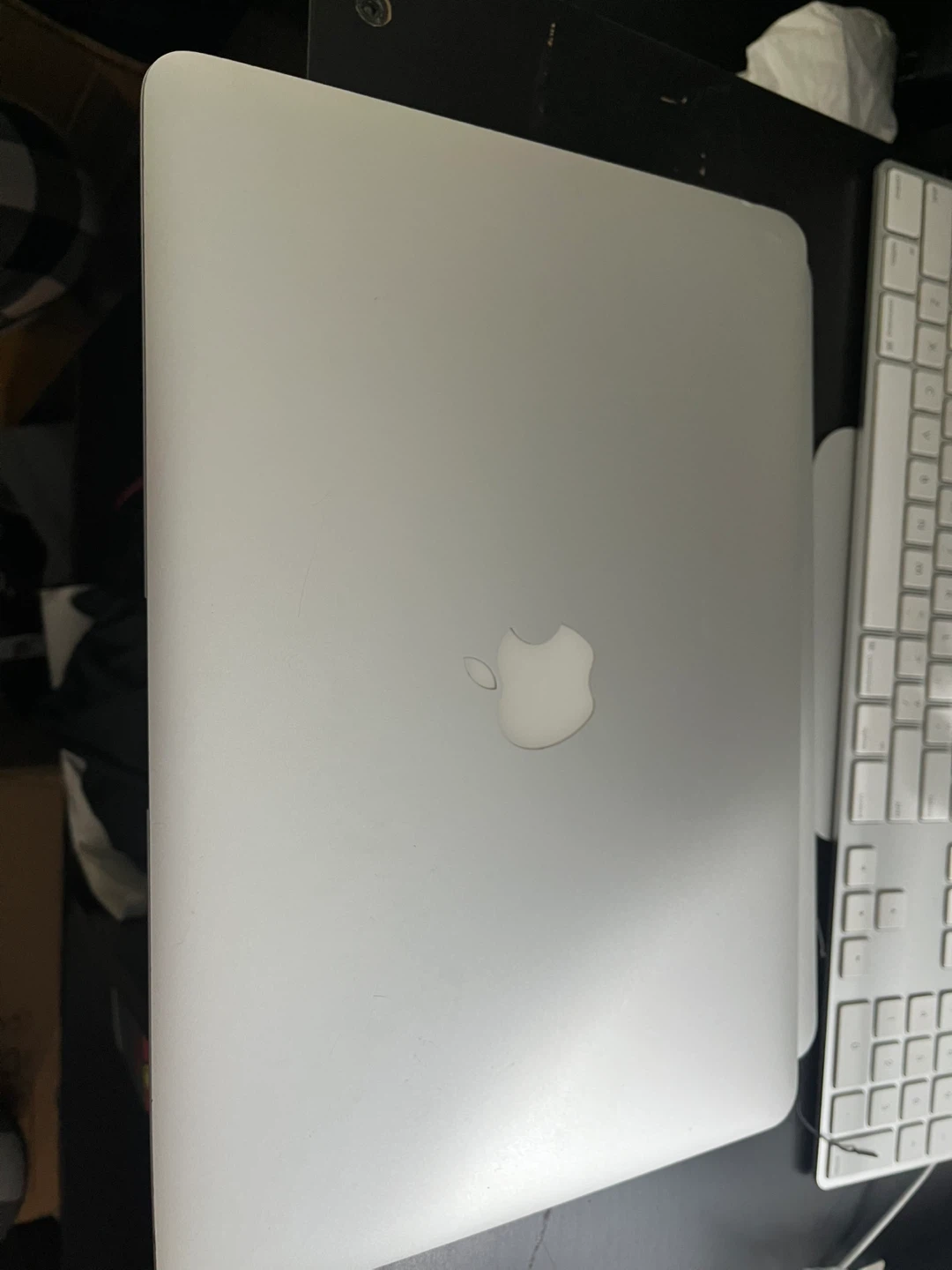 2015 MacBook Air 13 inch Intel i5 MacOS sequoia with charger - photo 2