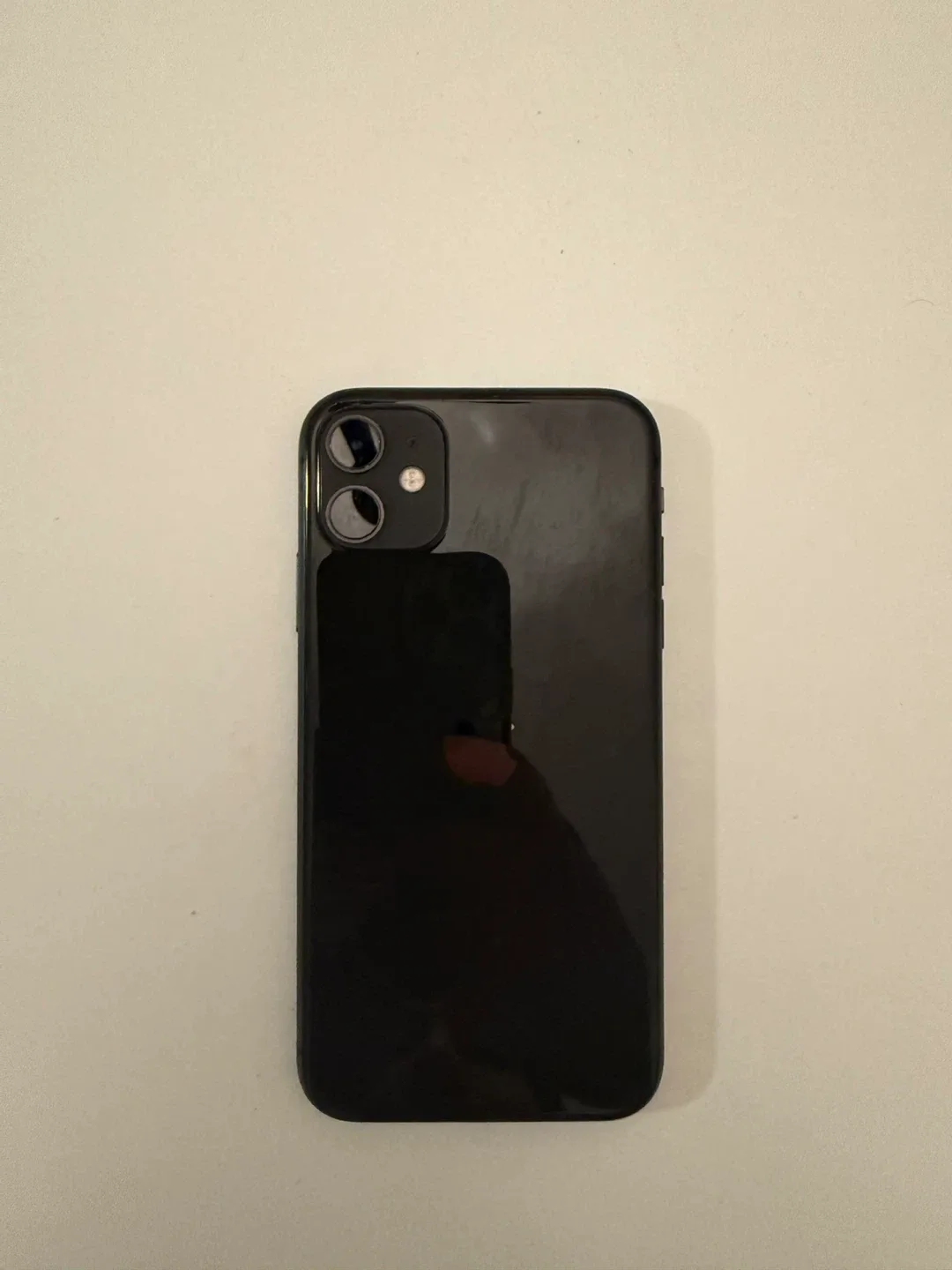 Used iPhone 11 - Black image indicator(2)