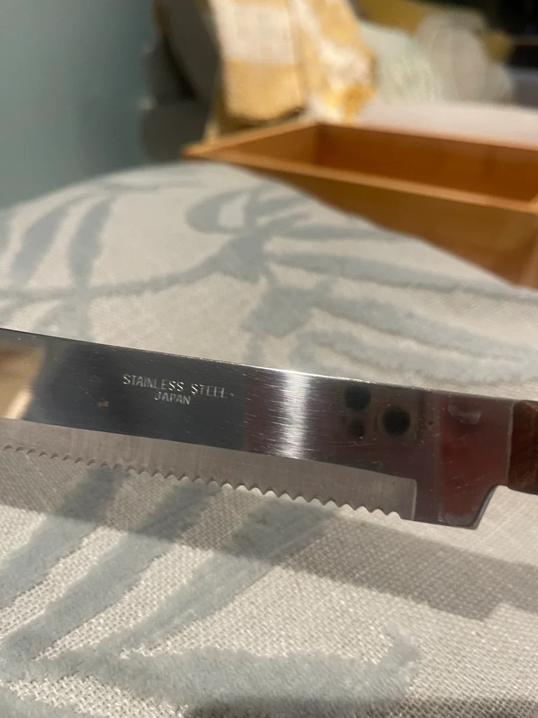 Vintage Stainless Steel Serrated Knife image indicator(2)