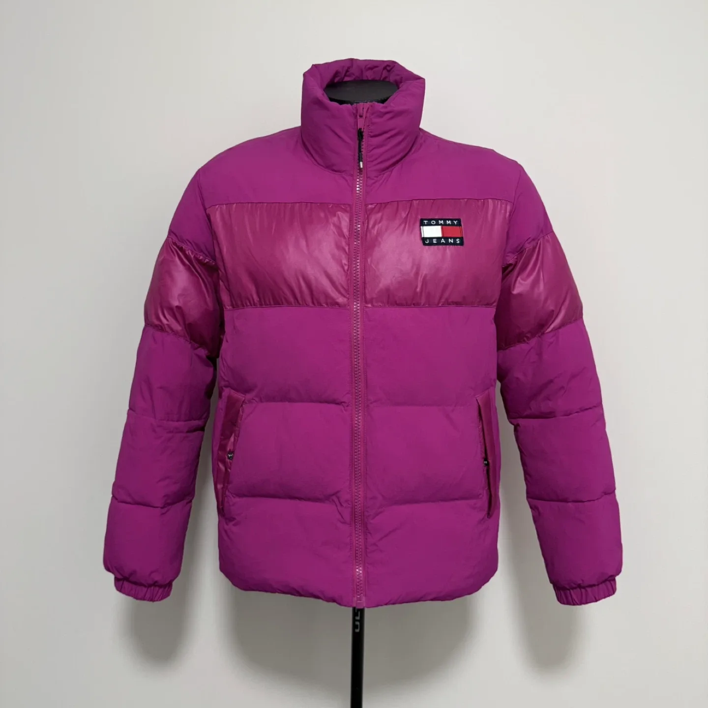 Men’s Tommy Jeans winter fuchsia puffer coat thumbnail
