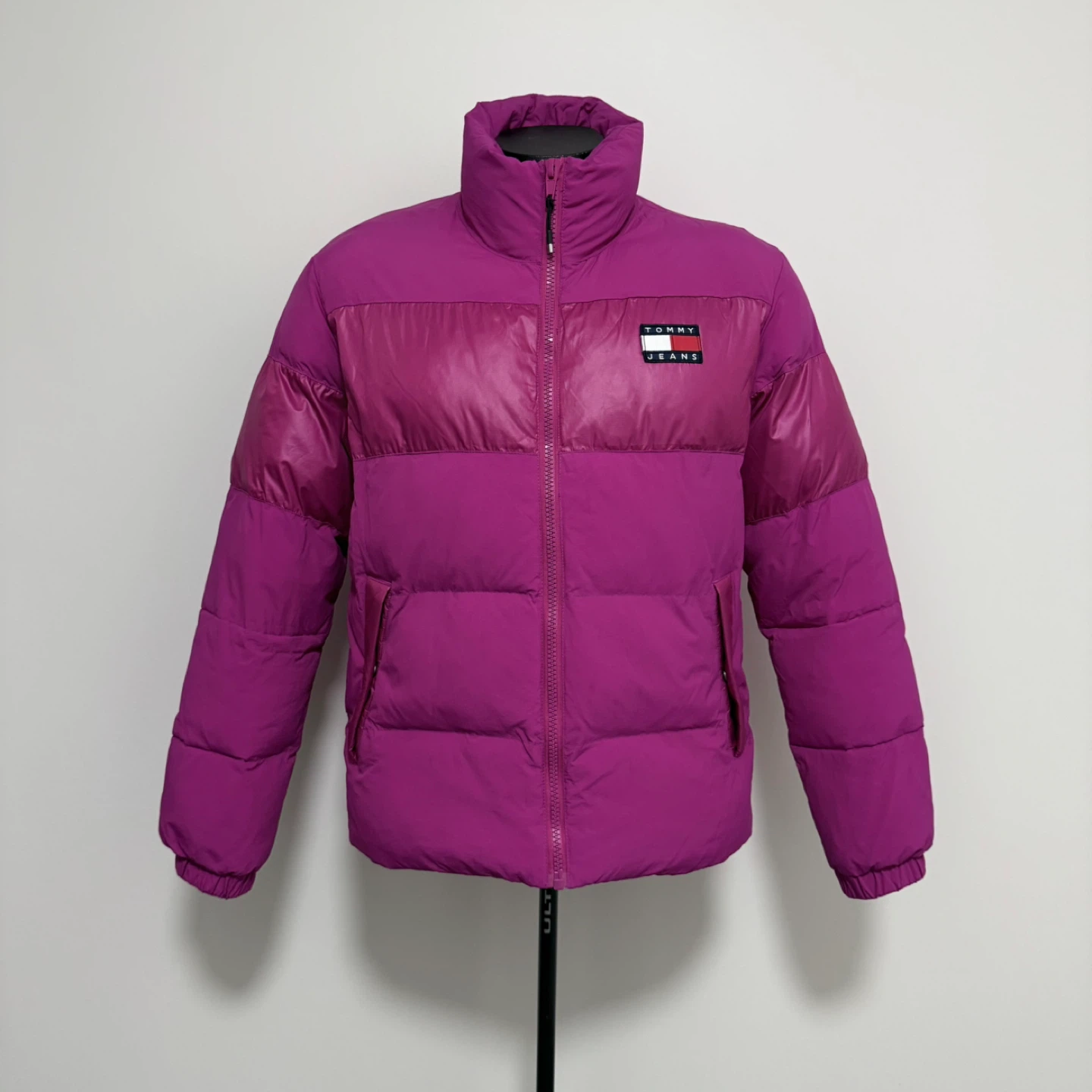 Men’s Tommy Jeans winter fuchsia puffer coat - photo 2
