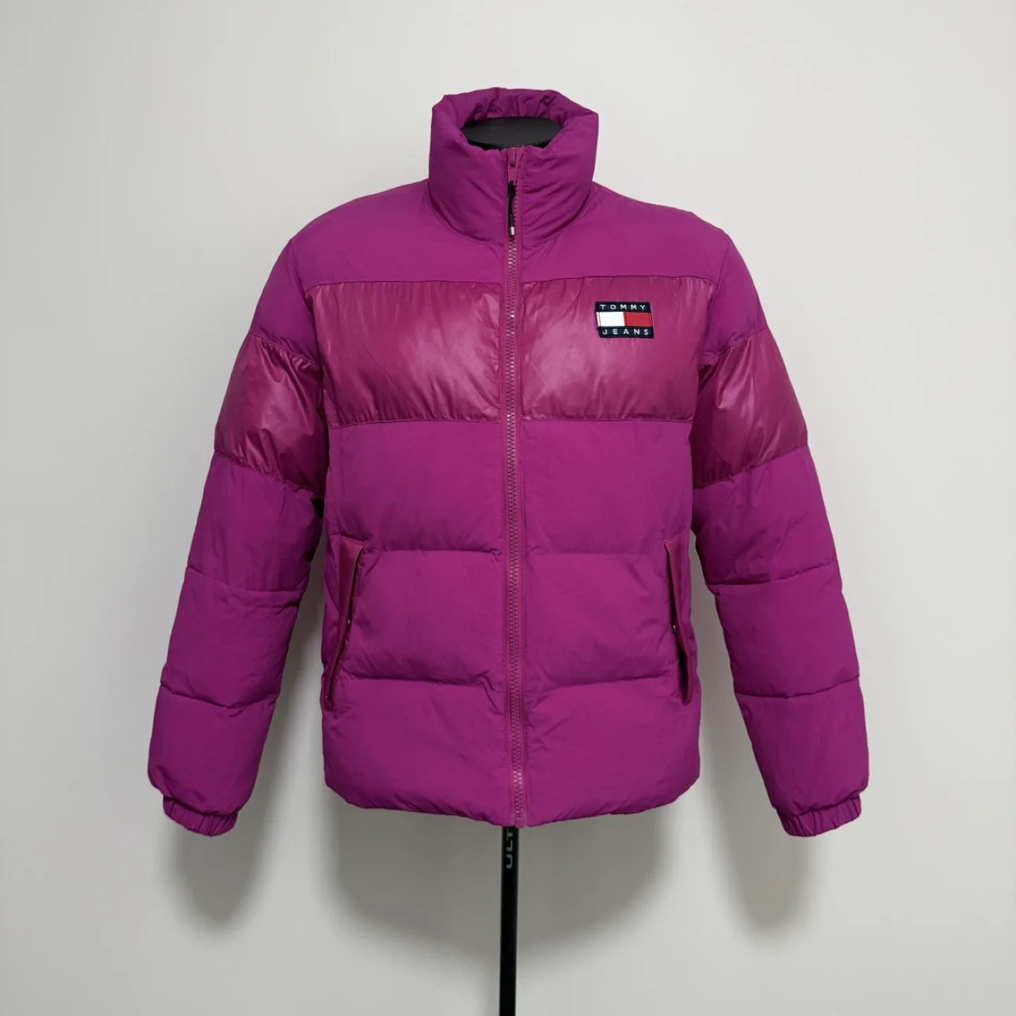 Men’s Tommy Jeans winter fuchsia puffer coat image indicator(2)
