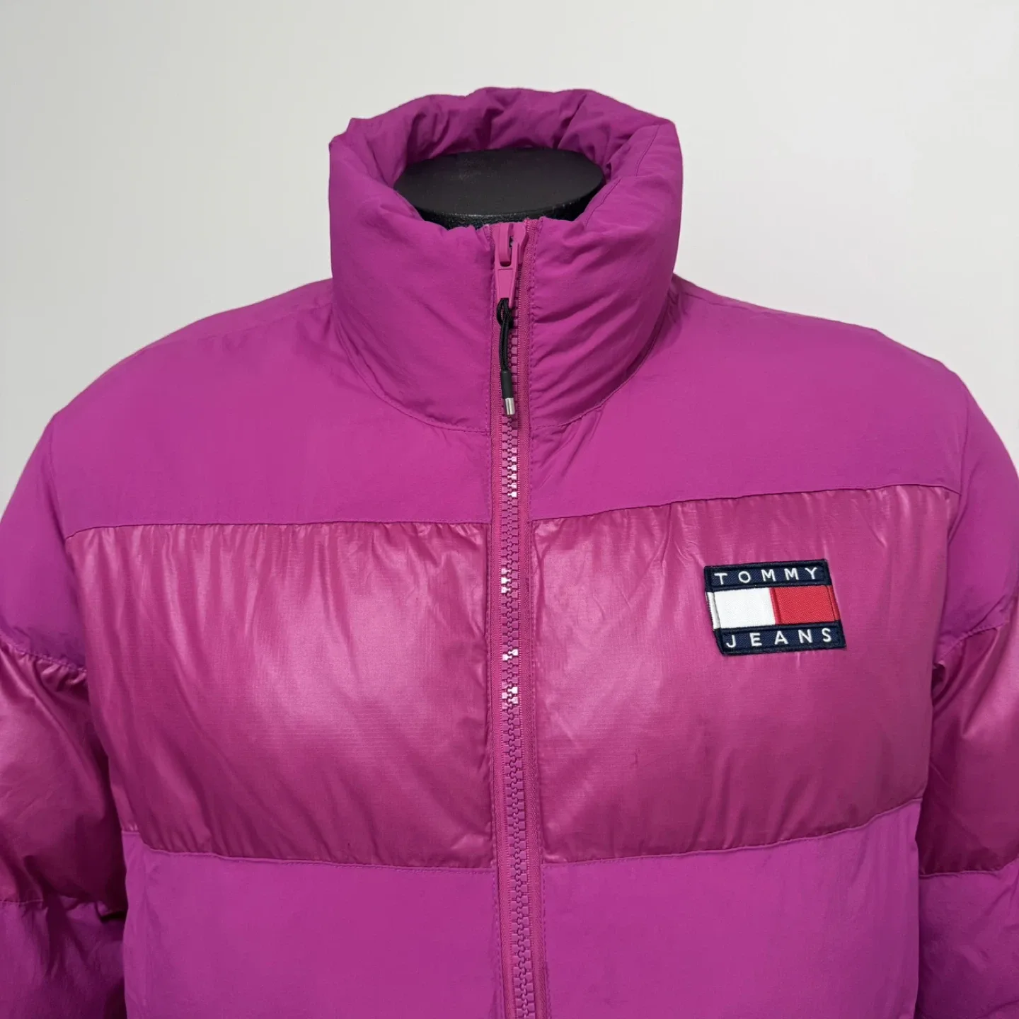 Men’s Tommy Jeans winter fuchsia puffer coat image indicator(5)