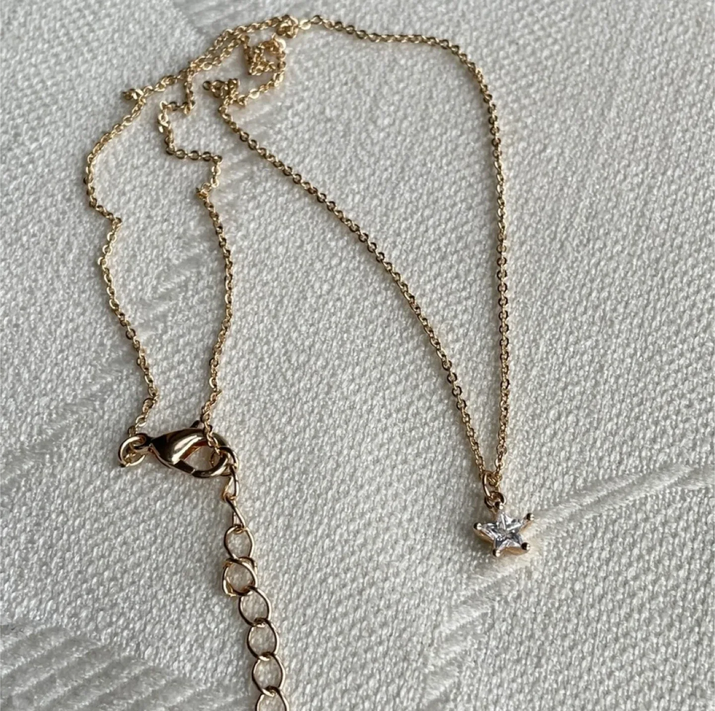 Gold Star Pendant Necklace image indicator(2)