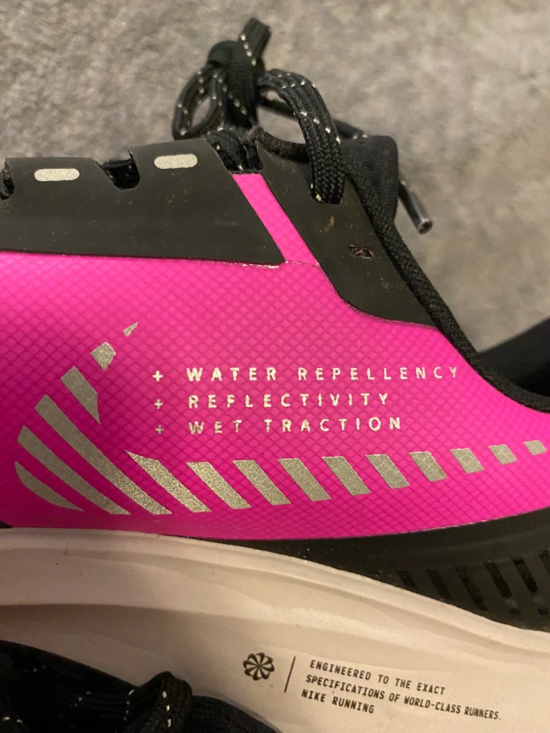 Nike Air Zoom Pegasus 37 Shield Running Shoes - US 7.5 image indicator(5)