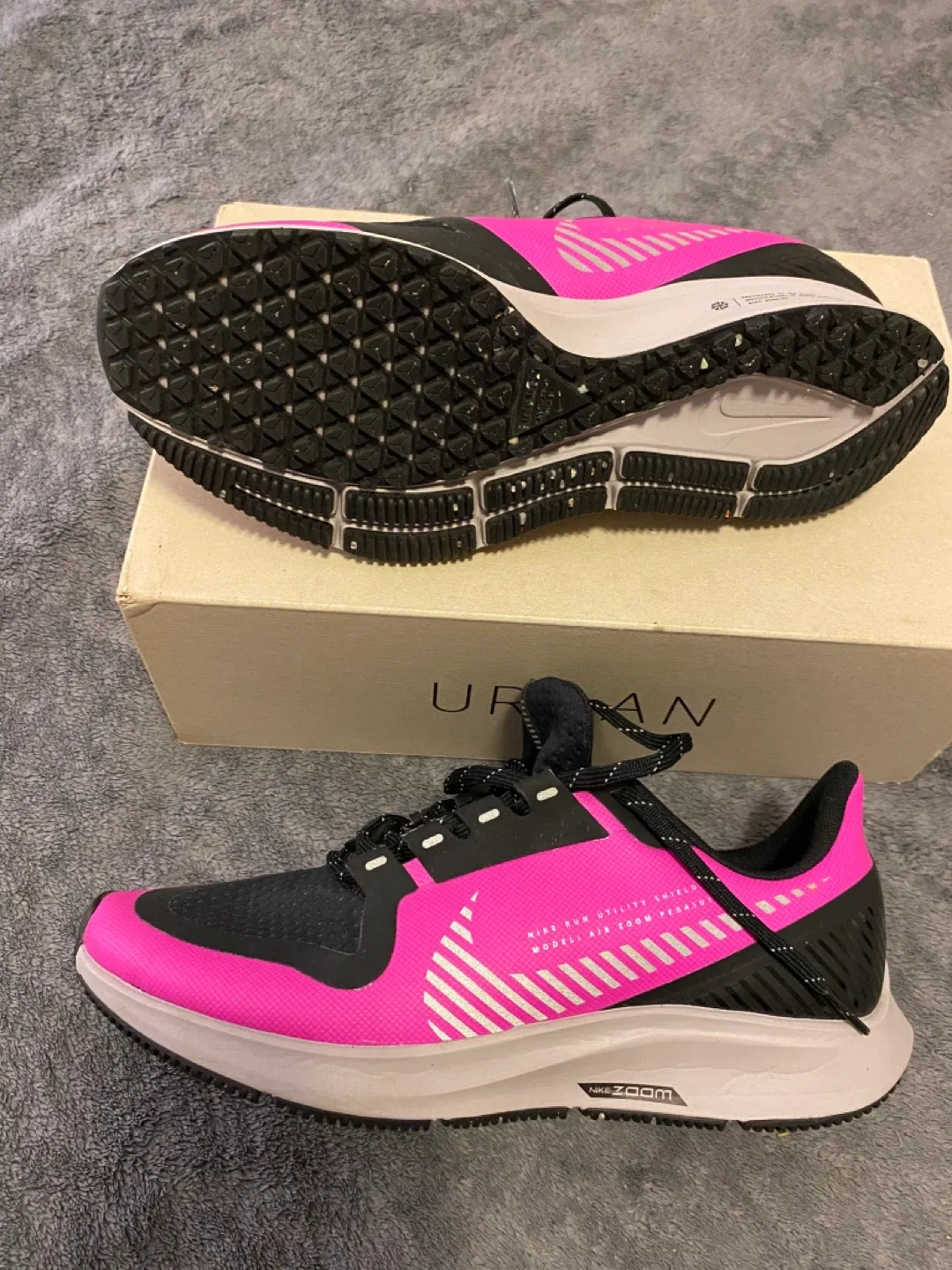 Nike Air Zoom Pegasus 37 Shield Running Shoes - US 7.5 image indicator(2)