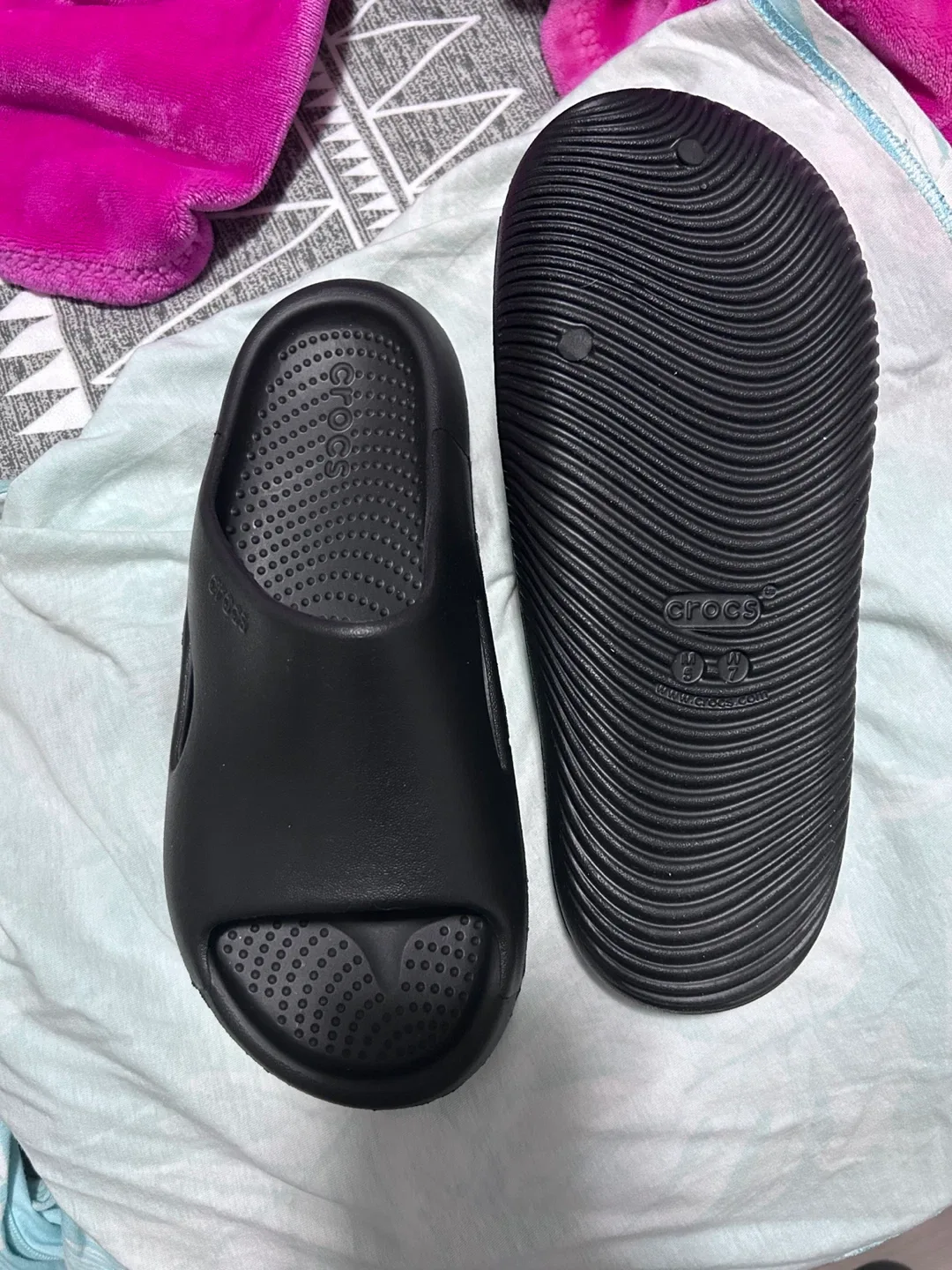Crocs M9W11 Grey/Black Slides image indicator(2)