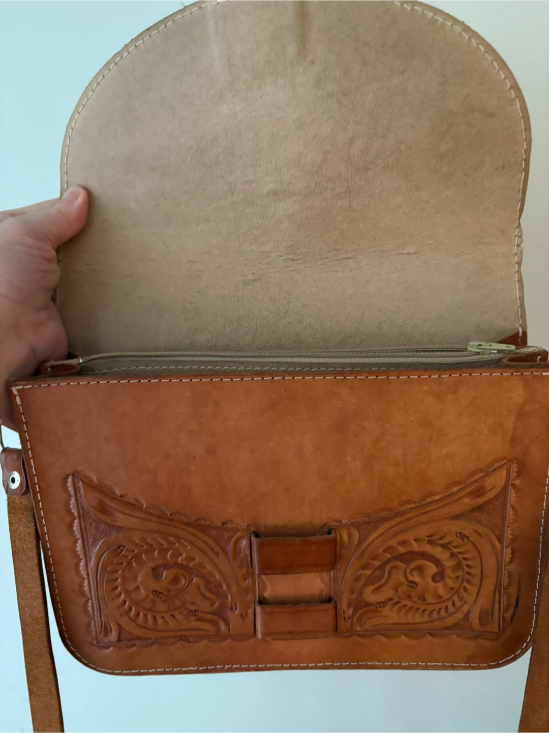 Vintage Tooled Leather Shoulder Bag 1970’s - photo 4