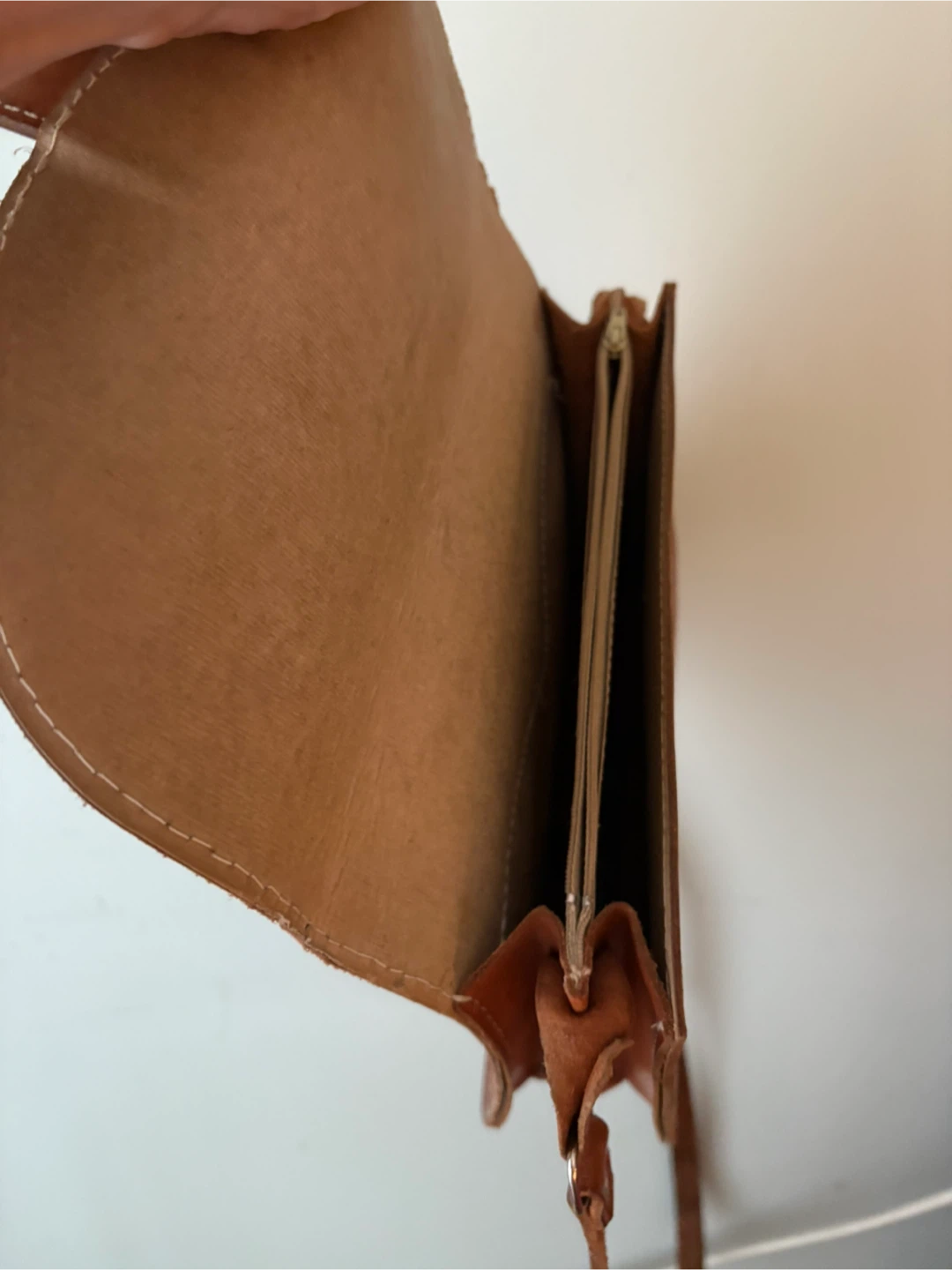 Vintage Tooled Leather Shoulder Bag 1970’s - photo 3