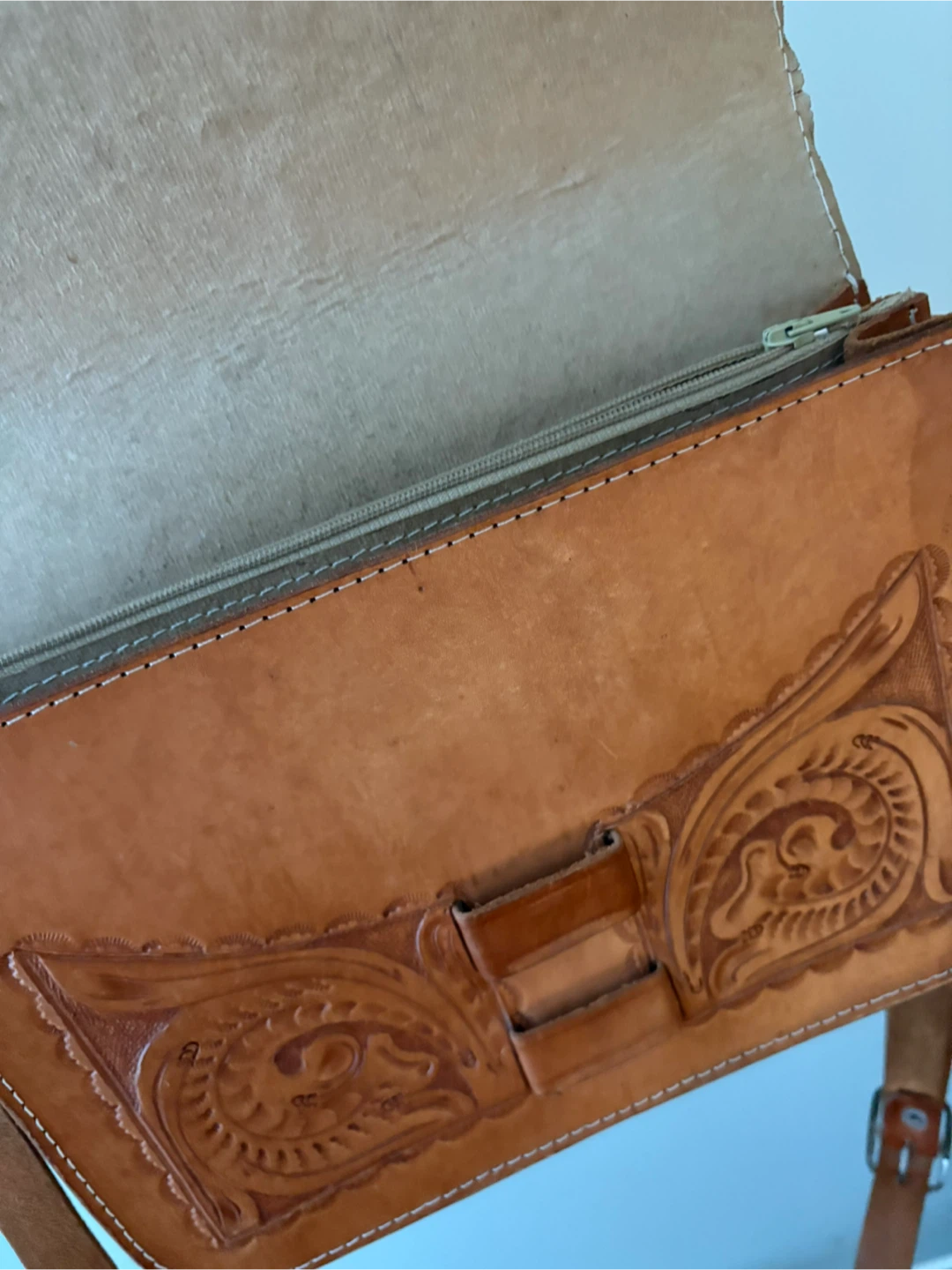 Vintage Tooled Leather Shoulder Bag 1970’s - photo 2