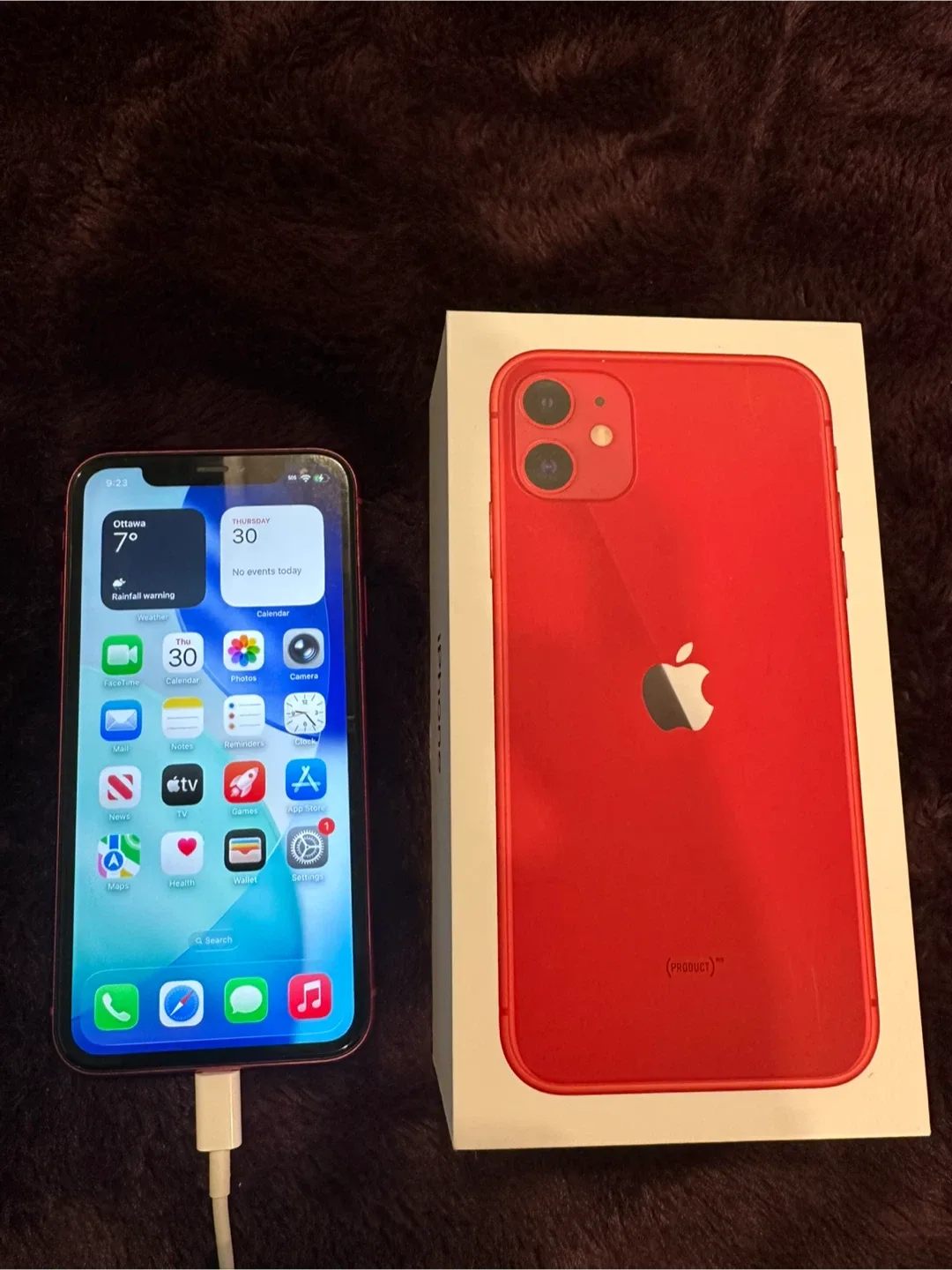 iPhone 11 Product Red 64 GB image indicator(4)