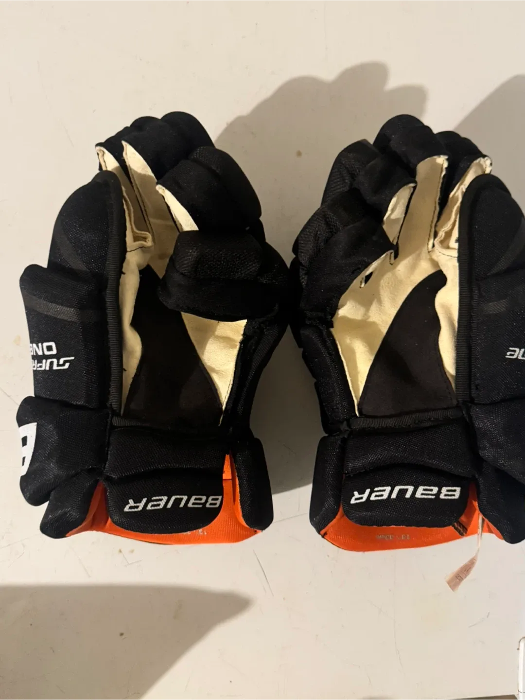 Bauer Hockey Helmet & Gloves image indicator(2)