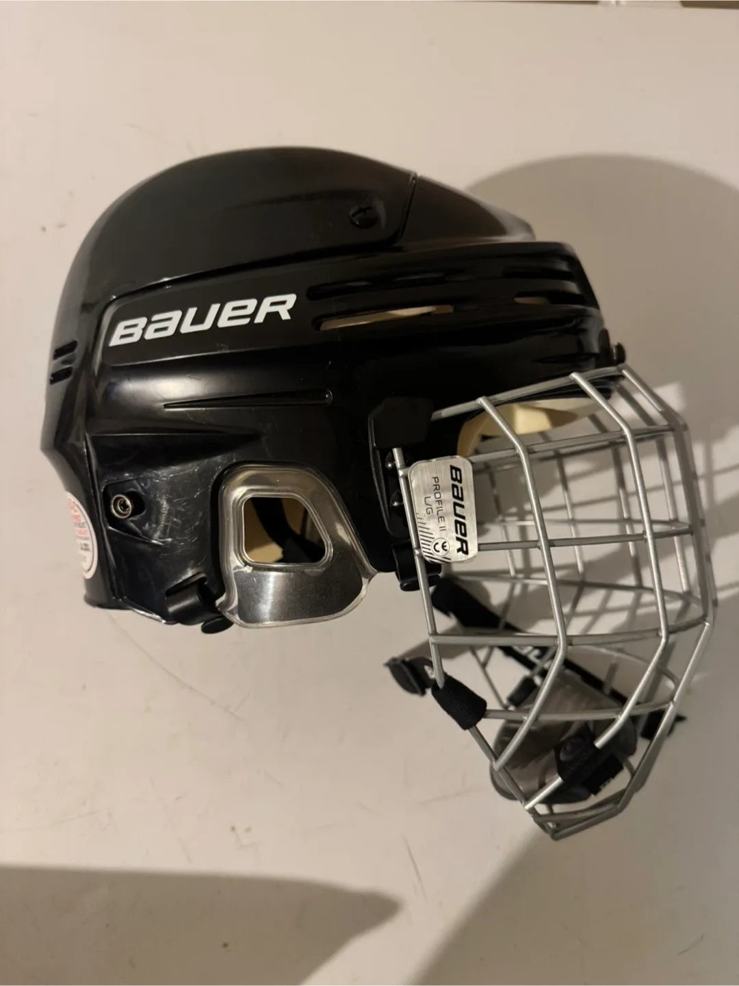 Bauer Hockey Helmet & Gloves image indicator(3)