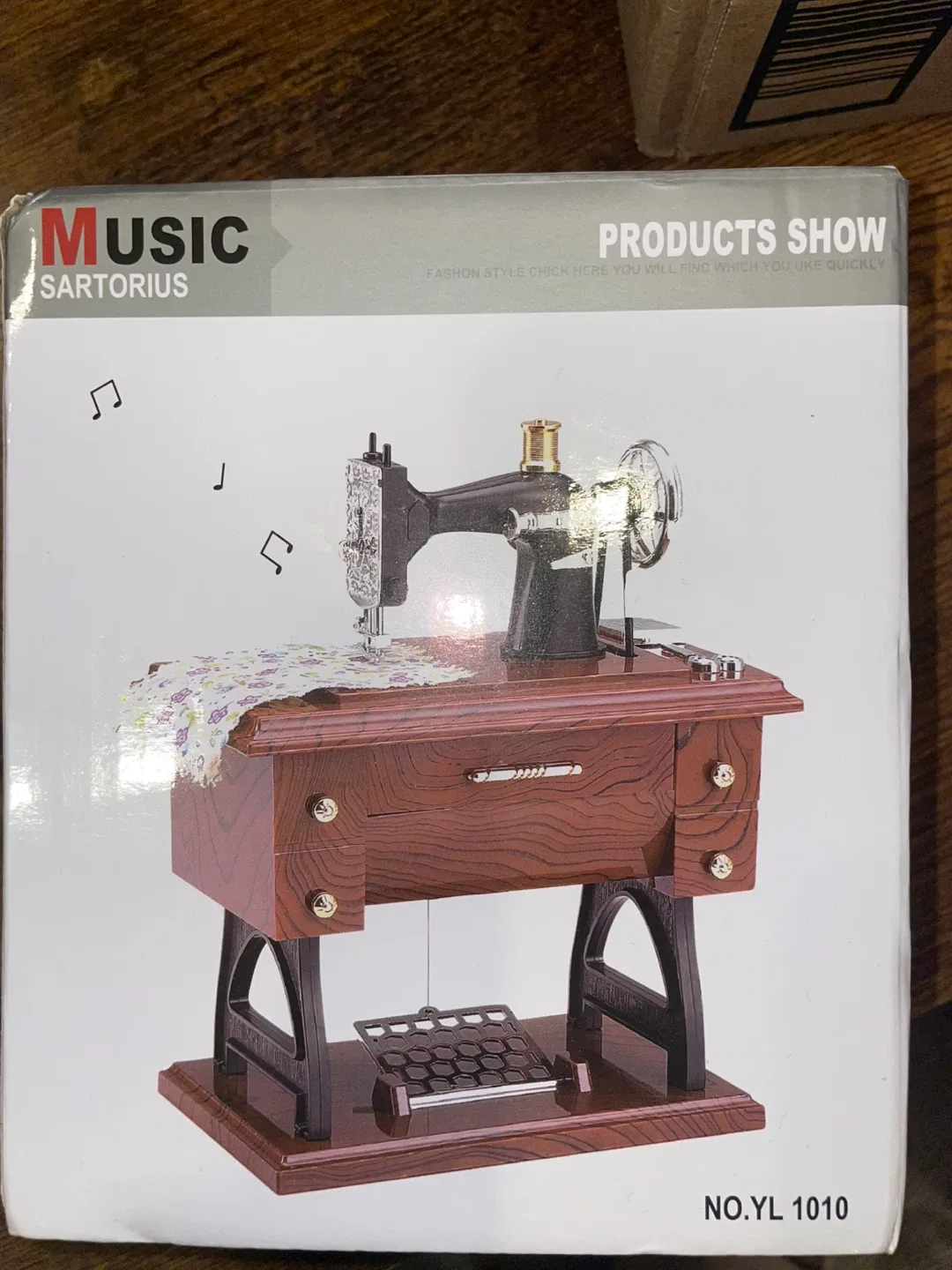 Music Sartorius Sewing Machine Figurine image indicator(2)