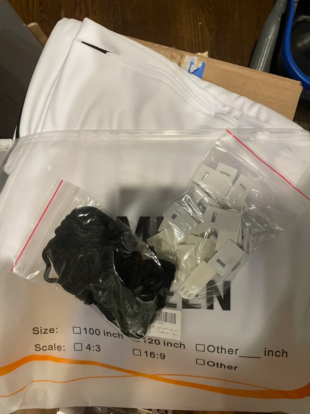 Simple Projection Screen - 120 inch, 16:9 image indicator(2)