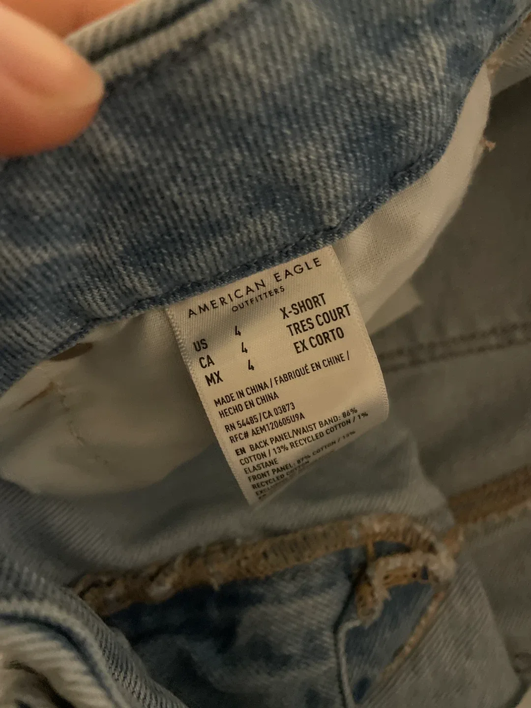 American Eagle Ripped Jeans - Size 4 image indicator(3)