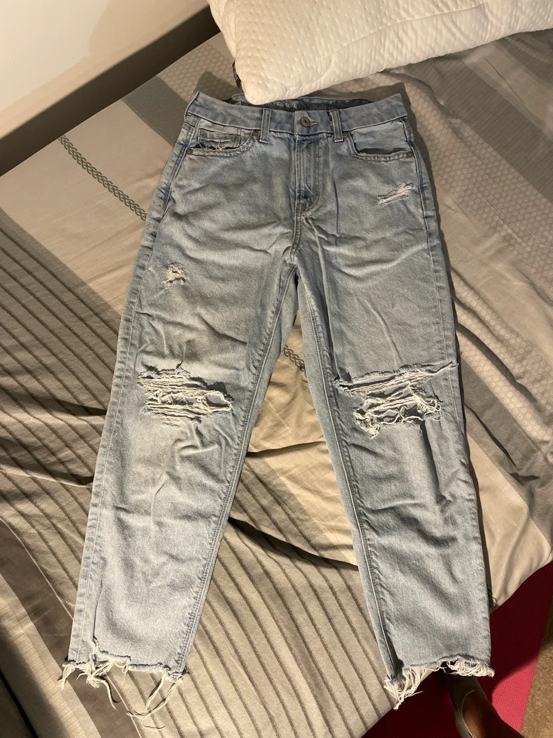 American Eagle Ripped Jeans - Size 4 thumbnail