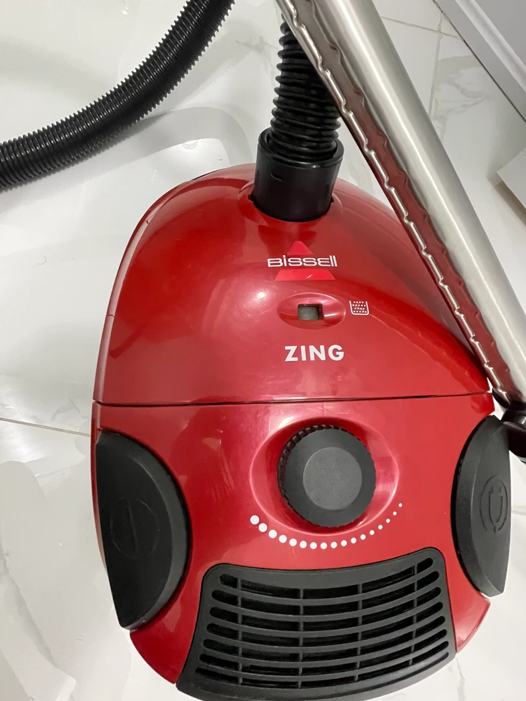 Bissell Zing Bagless Canister Vacuum - Red - photo 3