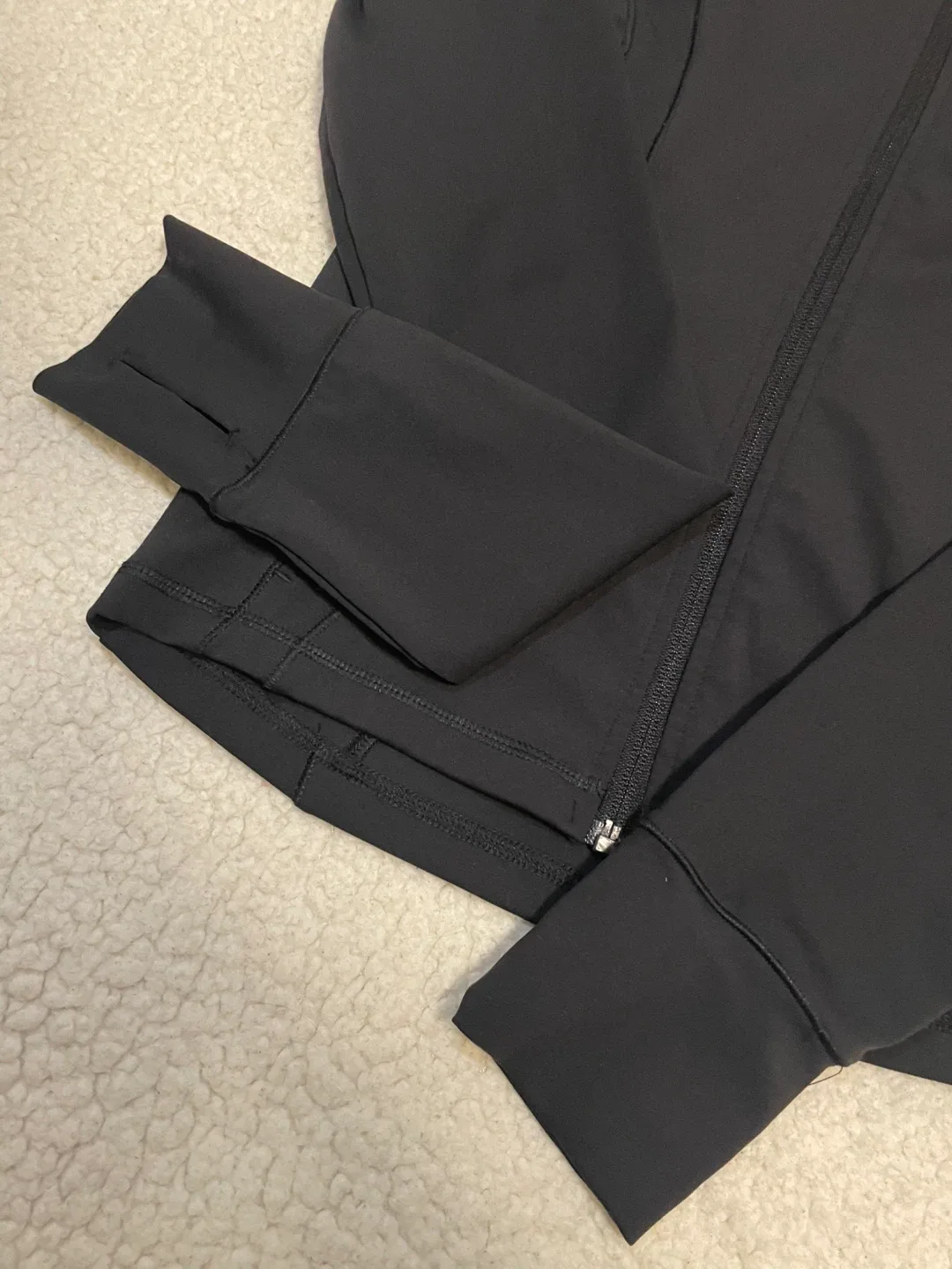 Athletic zip up image indicator(3)