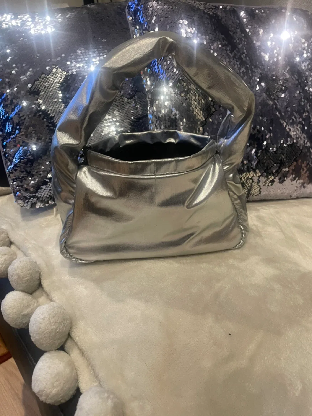 Silver Metallic Padded Tote Bag image indicator(3)