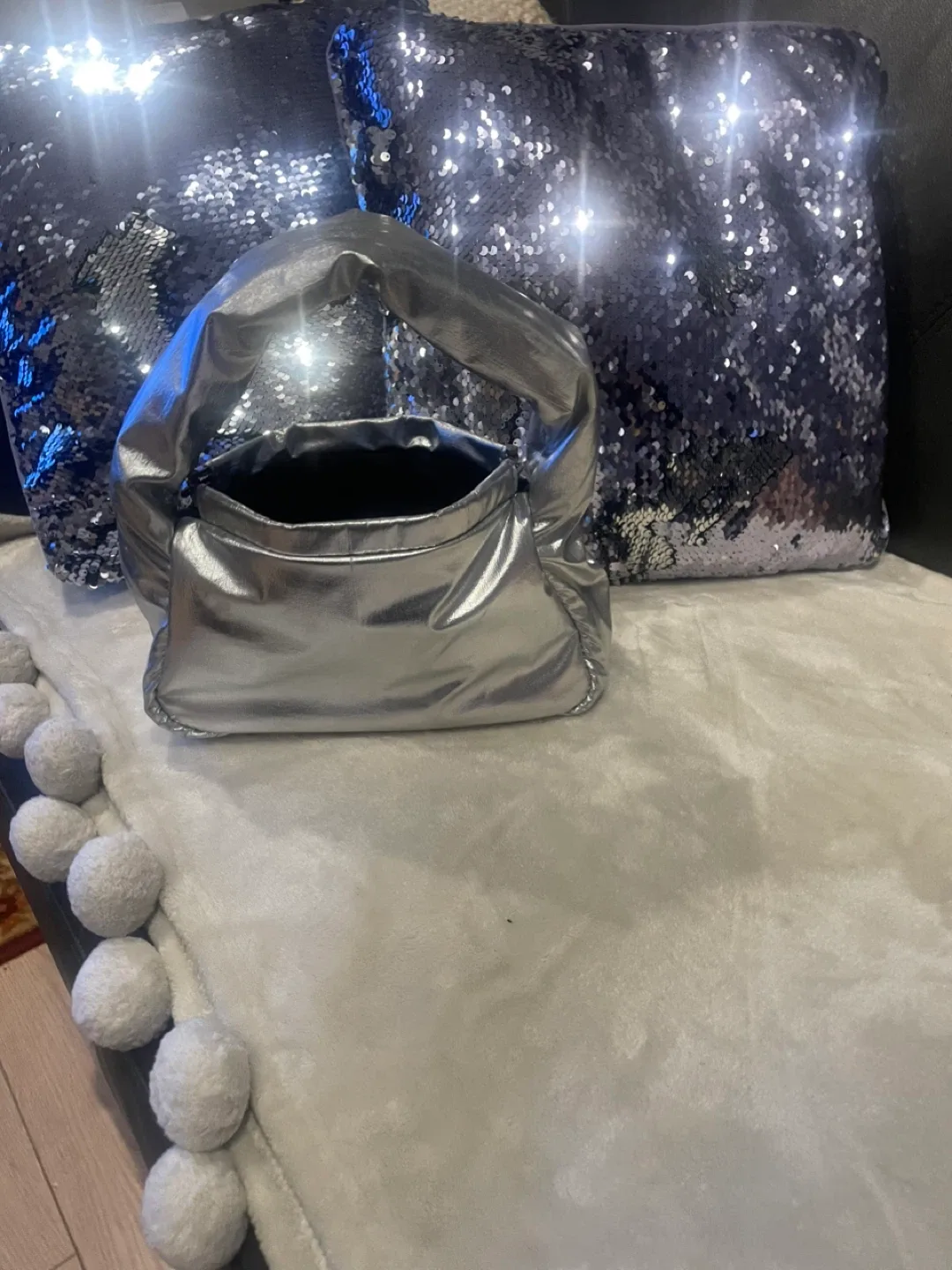 Silver Metallic Padded Tote Bag image indicator(2)