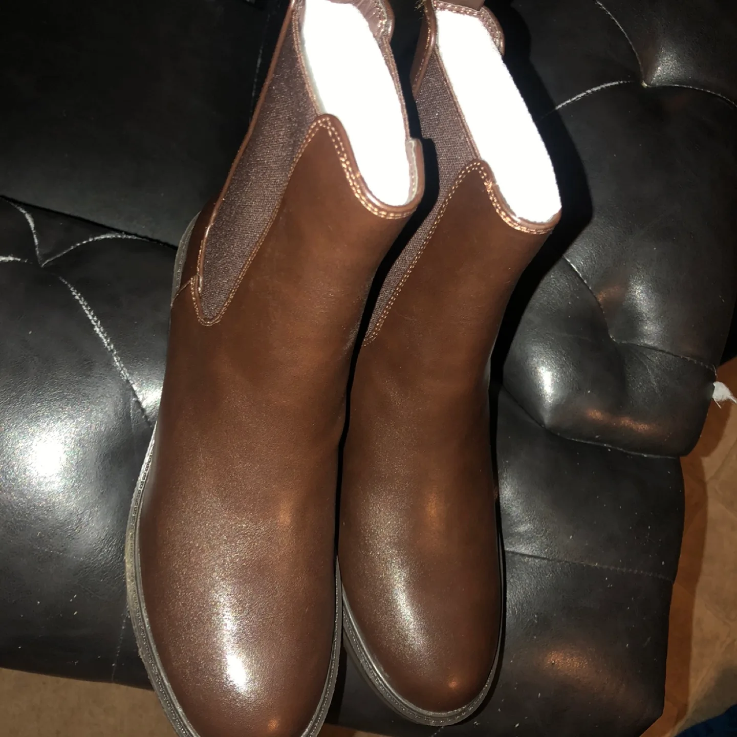 NEW Steve Madden Brown Chelsea Boots image indicator(6)