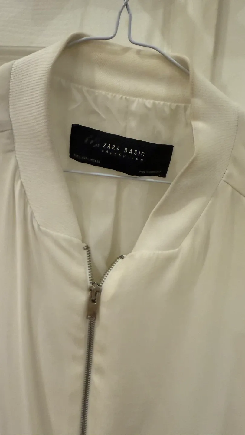 Zara Basic Collection Bomber Jacket - Size 39 image indicator(2)