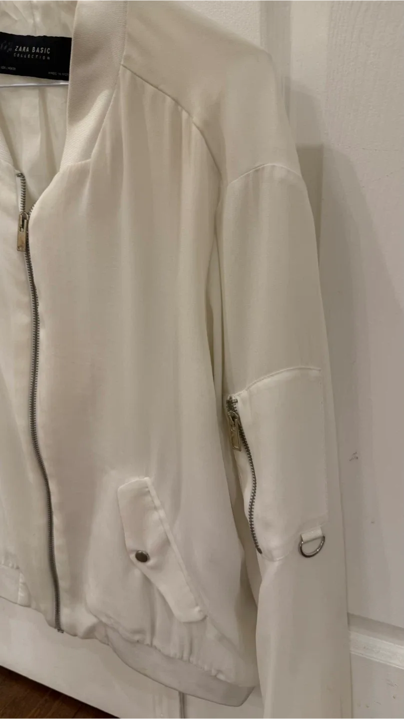 Zara Basic Collection Bomber Jacket - Size 39 image indicator(3)