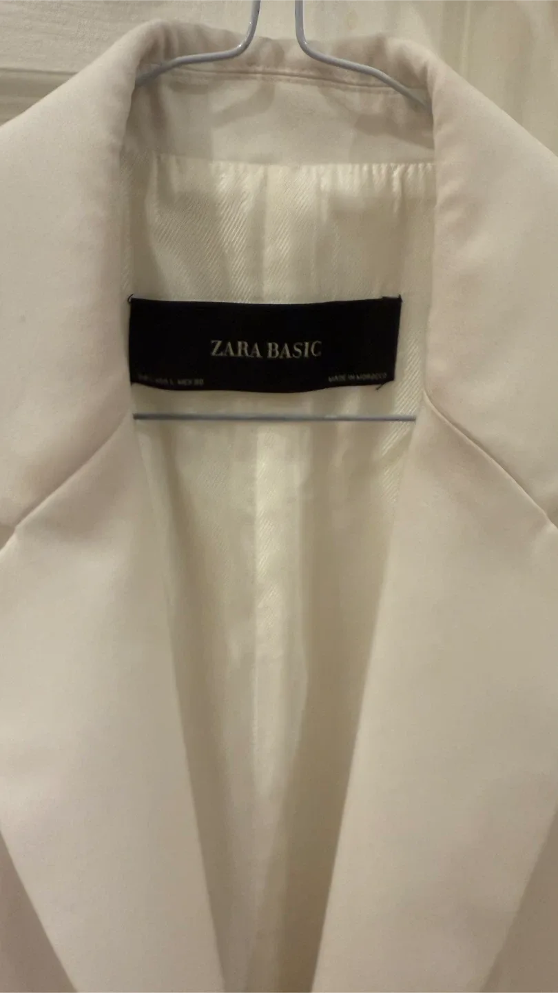 Zara Basic White Vest - Size L image indicator(2)