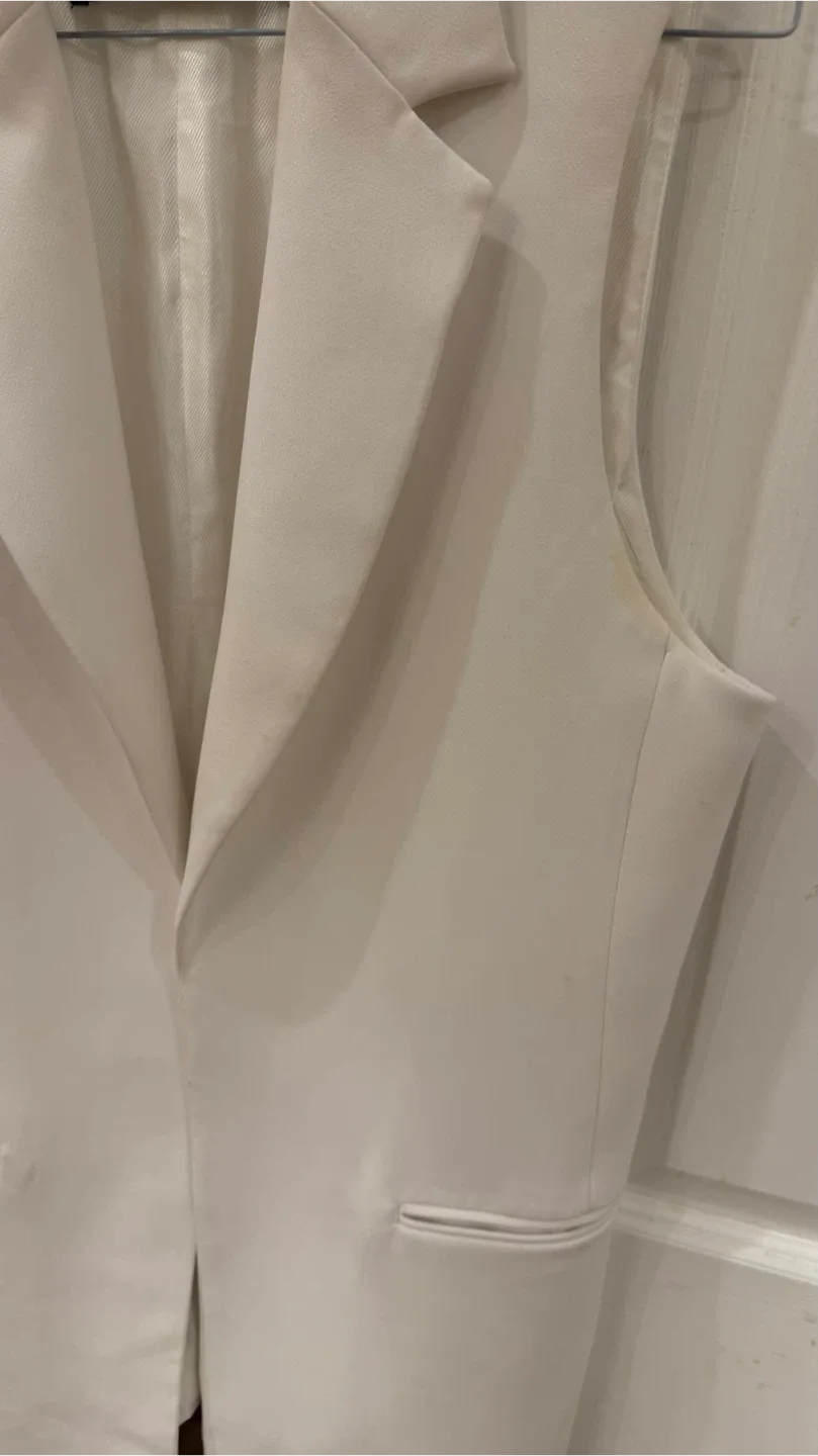 Zara Basic White Vest - Size L image indicator(3)