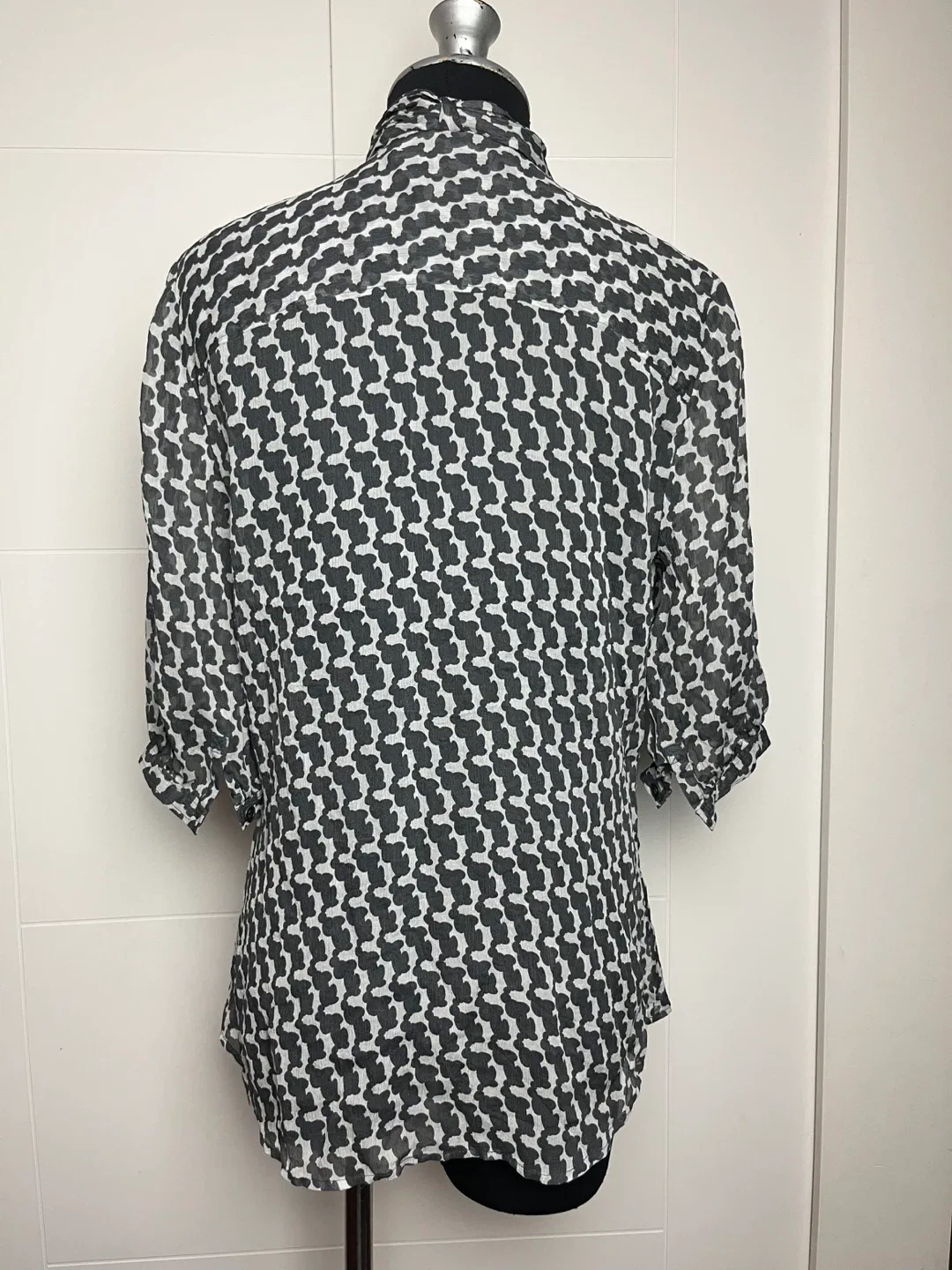 Club Monaco Blouse - Black & White Pattern image indicator(2)