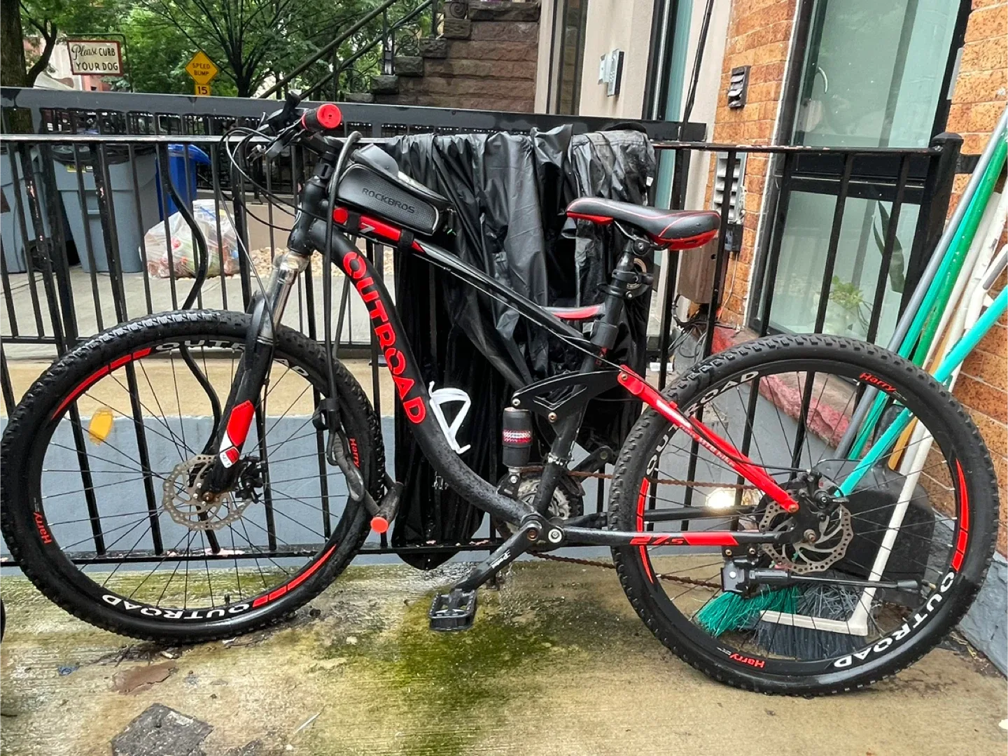 Outroad Mountain Bike - Black and Red image indicator(2)