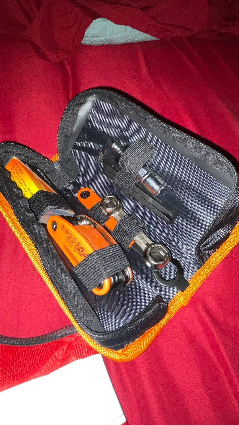 Outroad Mountain Bike - Black and Red image indicator(8)