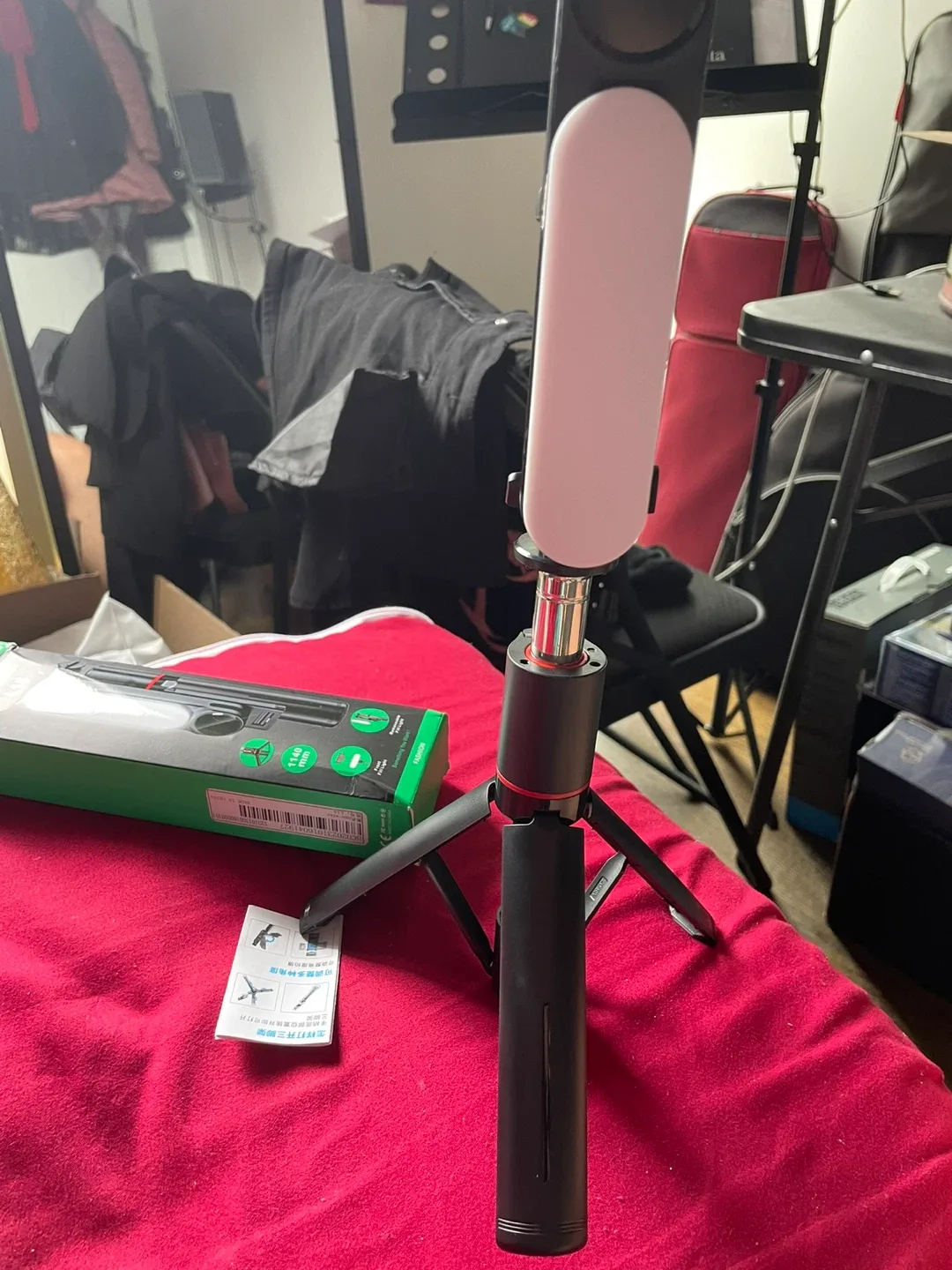 Selfie Stick L15 with Fill Light image indicator(3)