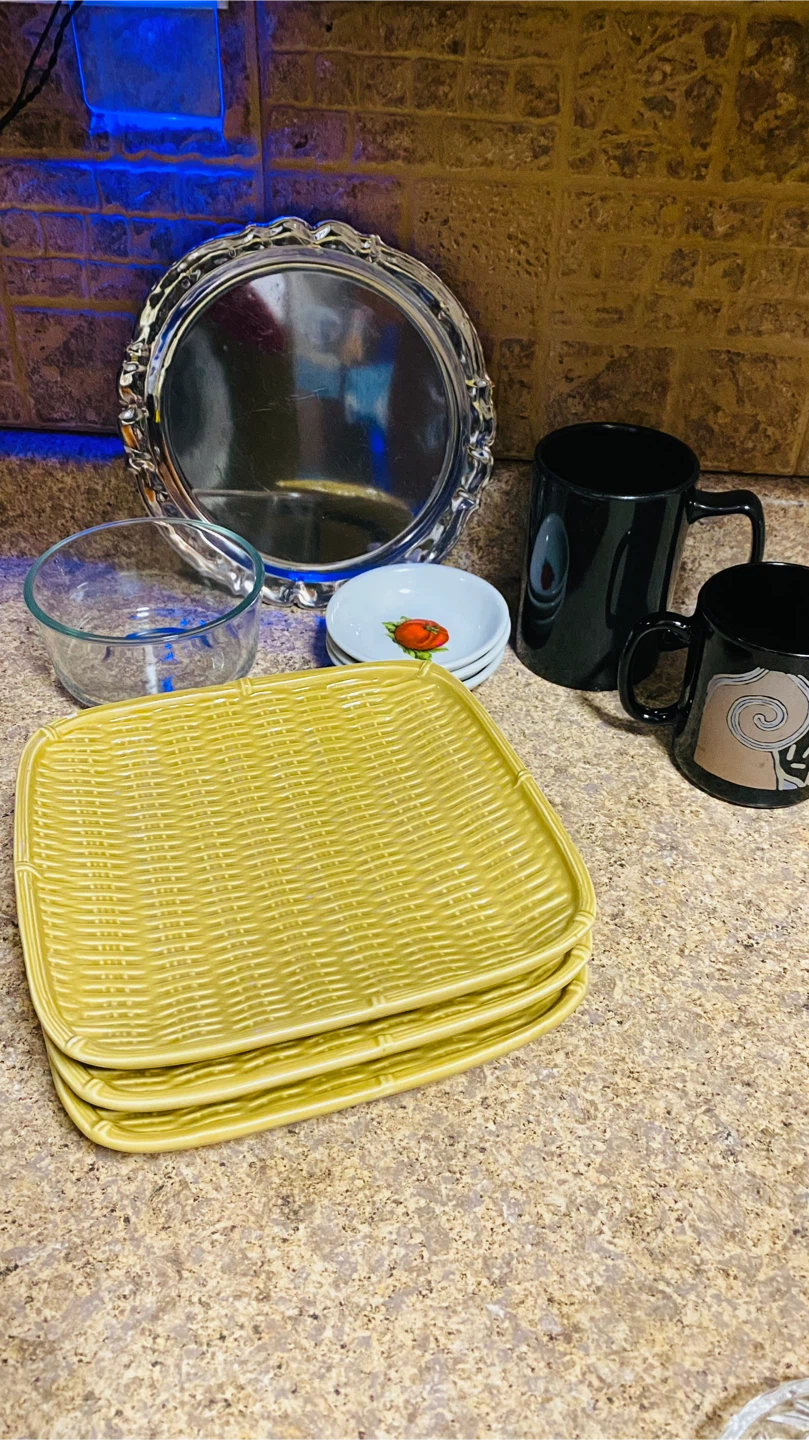 Assorted Dishes and Mugs - photo 2