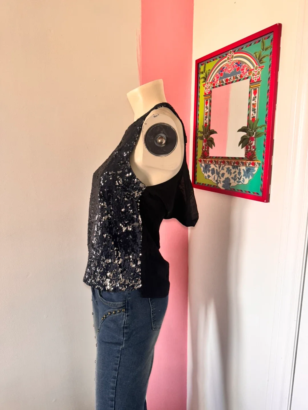 Sleeveless Sequin Top image indicator(4)