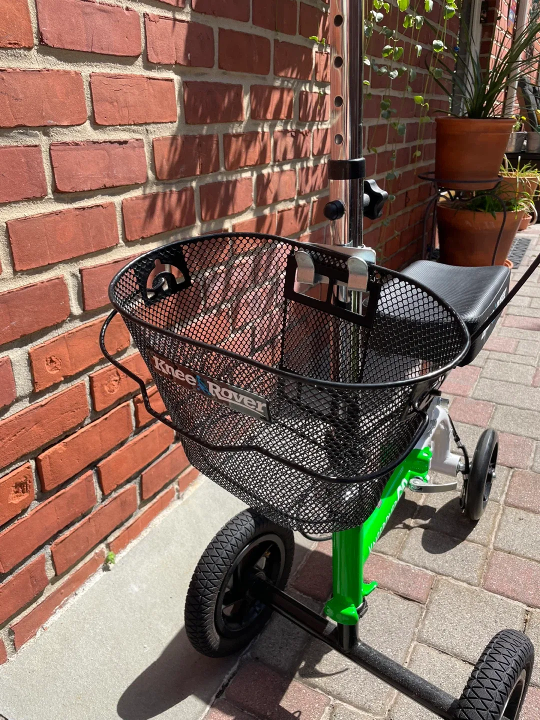 KneeRover GS Knee Walker Scooter image indicator(4)