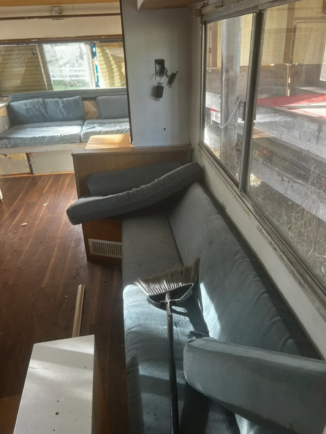 Vintage 1973 travellaire travel trailer image indicator(2)