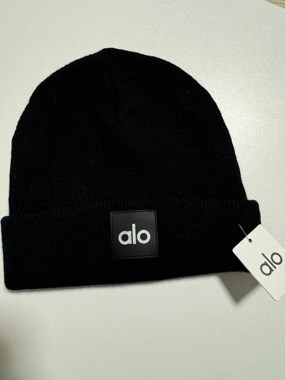 New ALO Beanie - Warm & Stylish! image indicator(3)