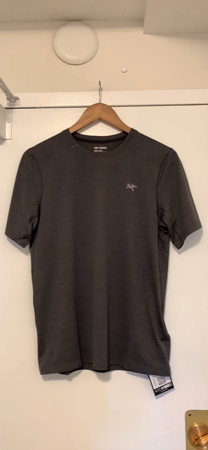 New Arc'teryx Cormac Crew SS - Black Heather, XS thumbnail