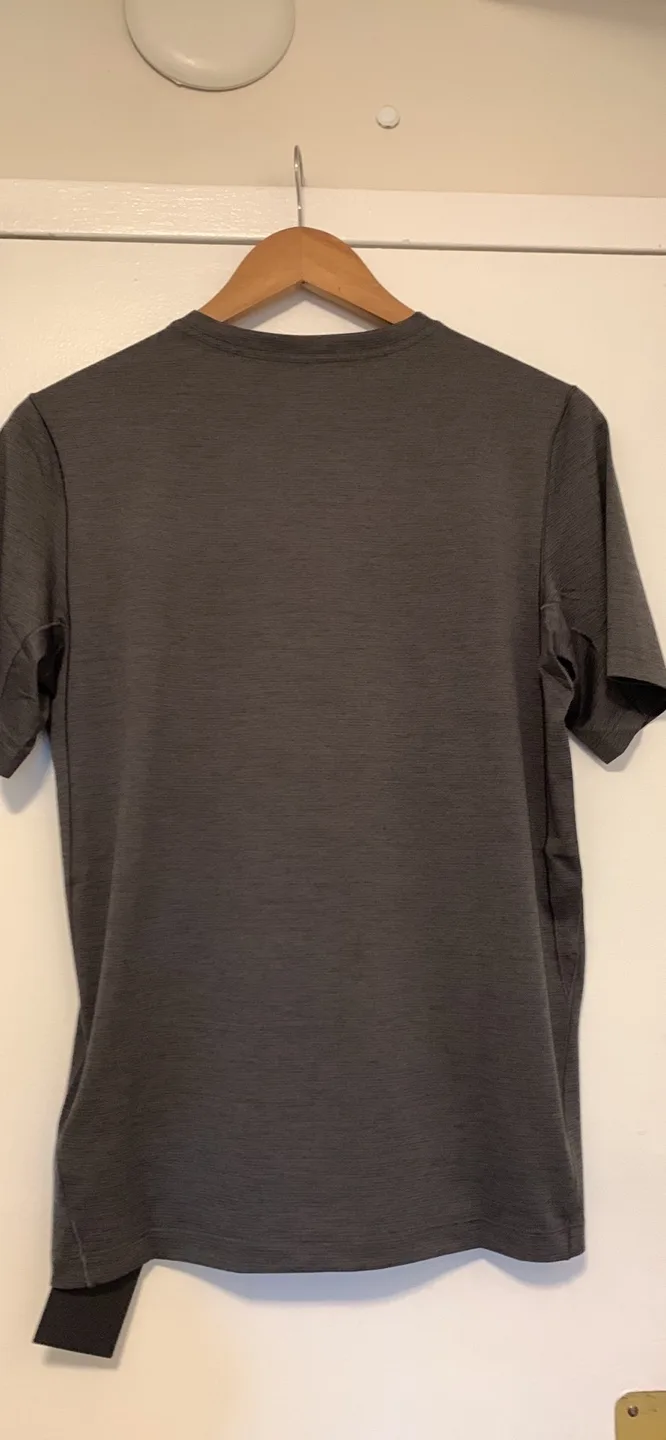 New Arc'teryx Cormac Crew SS - Black Heather, XS image indicator(4)