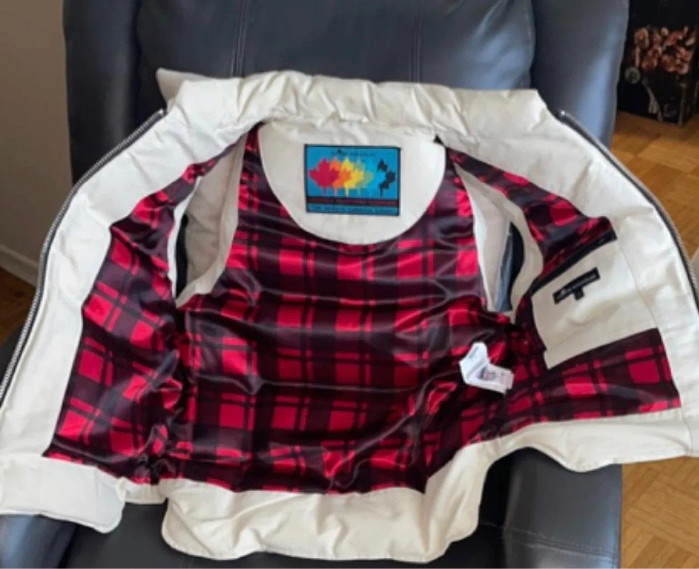 Moose Knuckles Padded Vest image indicator(3)