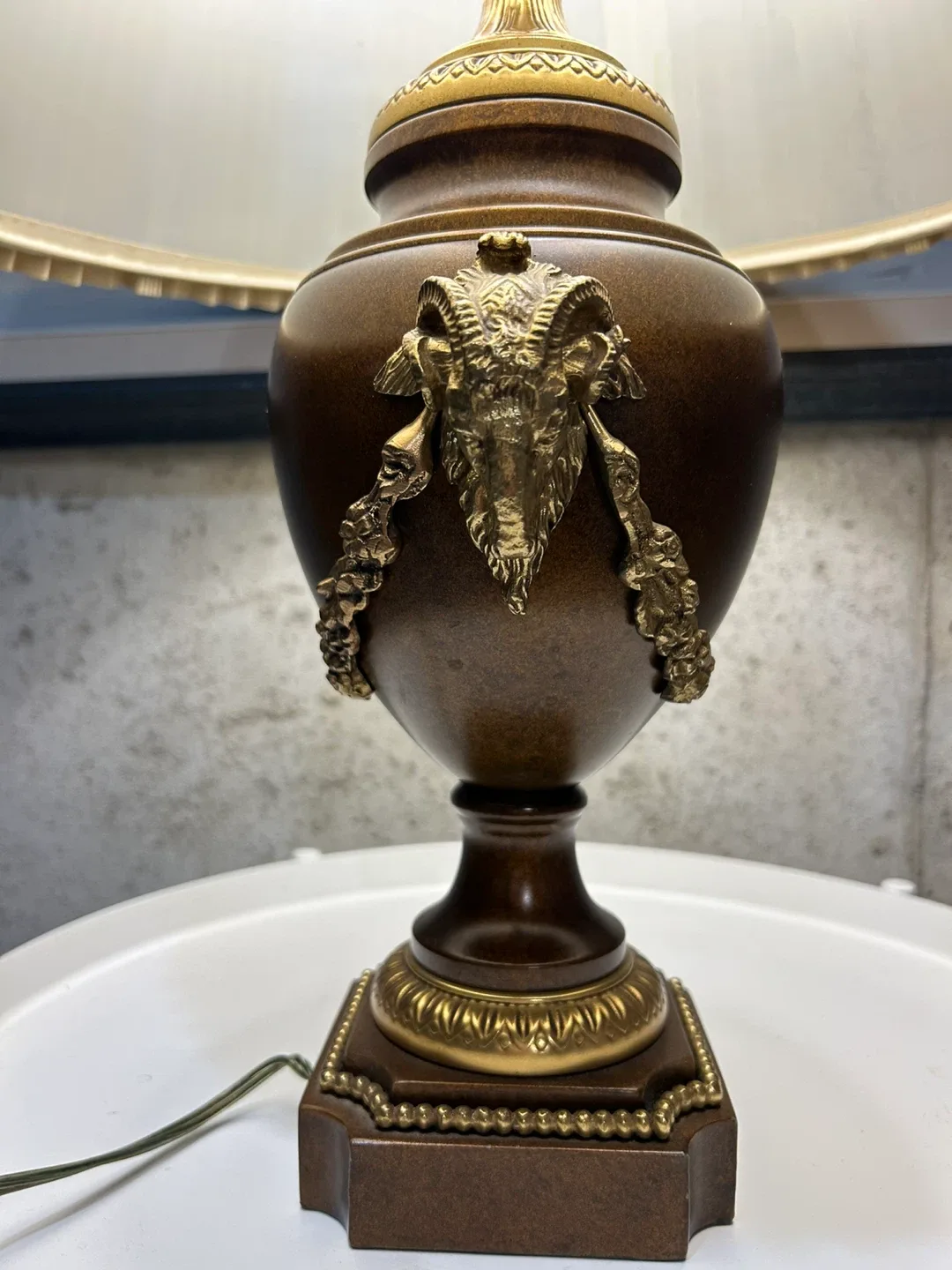 Vintage Ram Head Accent Table Lamp image indicator(2)